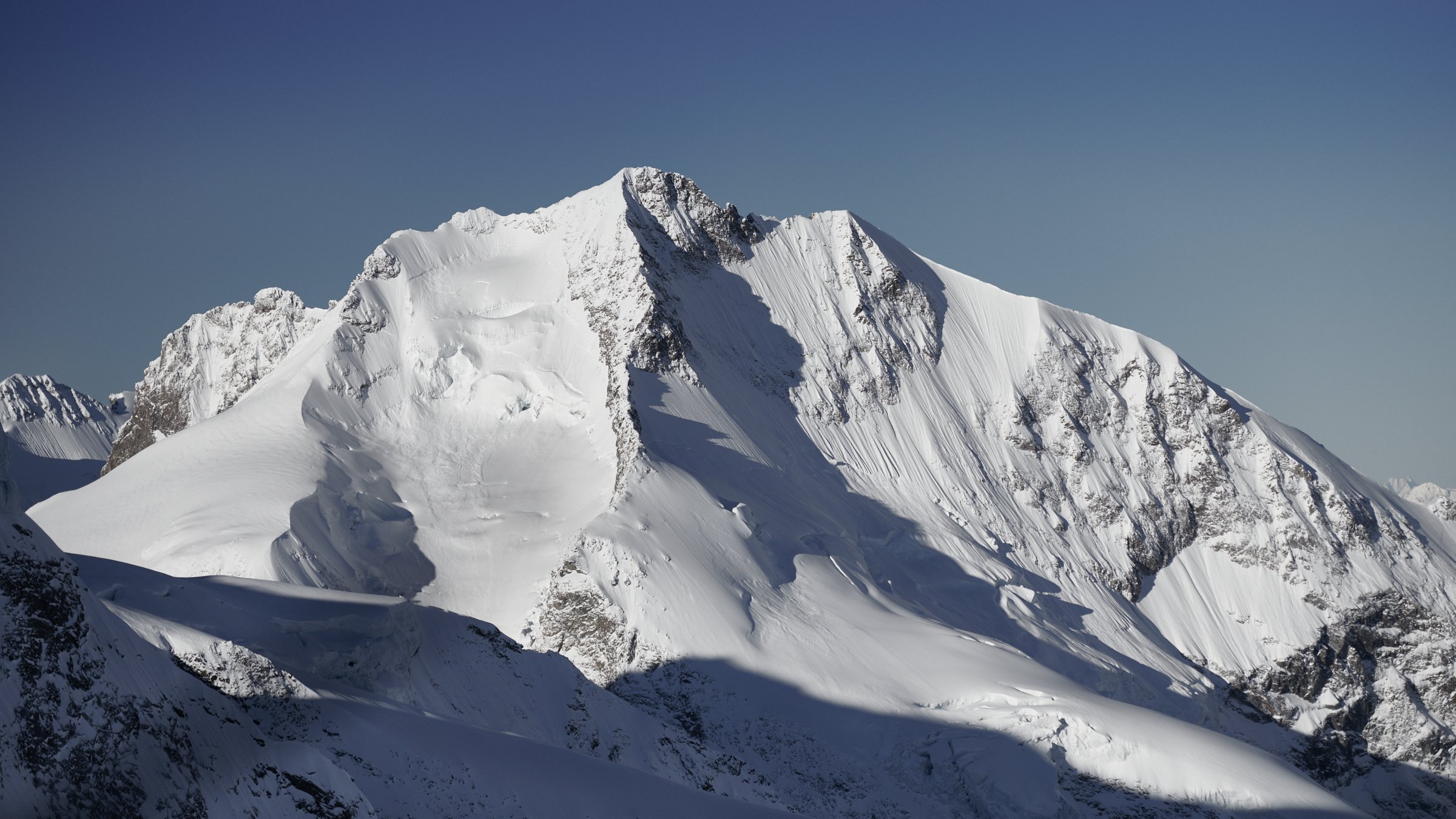 Piz Bernina in den Schweizer Alpen - Engiadin bei St. Moritz fotografiert von Jürg Kaufmann
