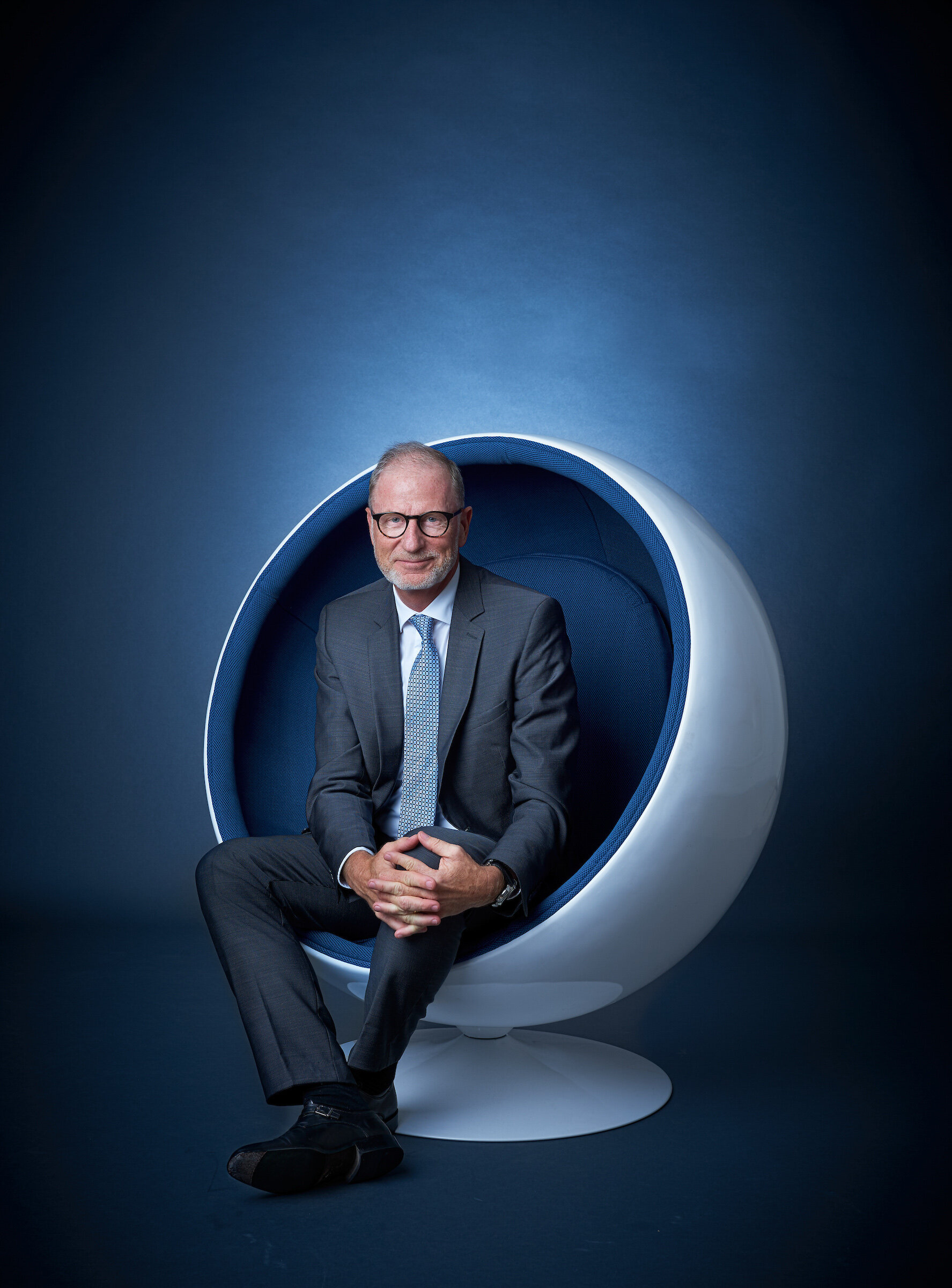 Bernard Hodler, CEO der Bank Juliaus Baer, fotografiert von Jürg Kaufmann für das Sphere Magazine. 