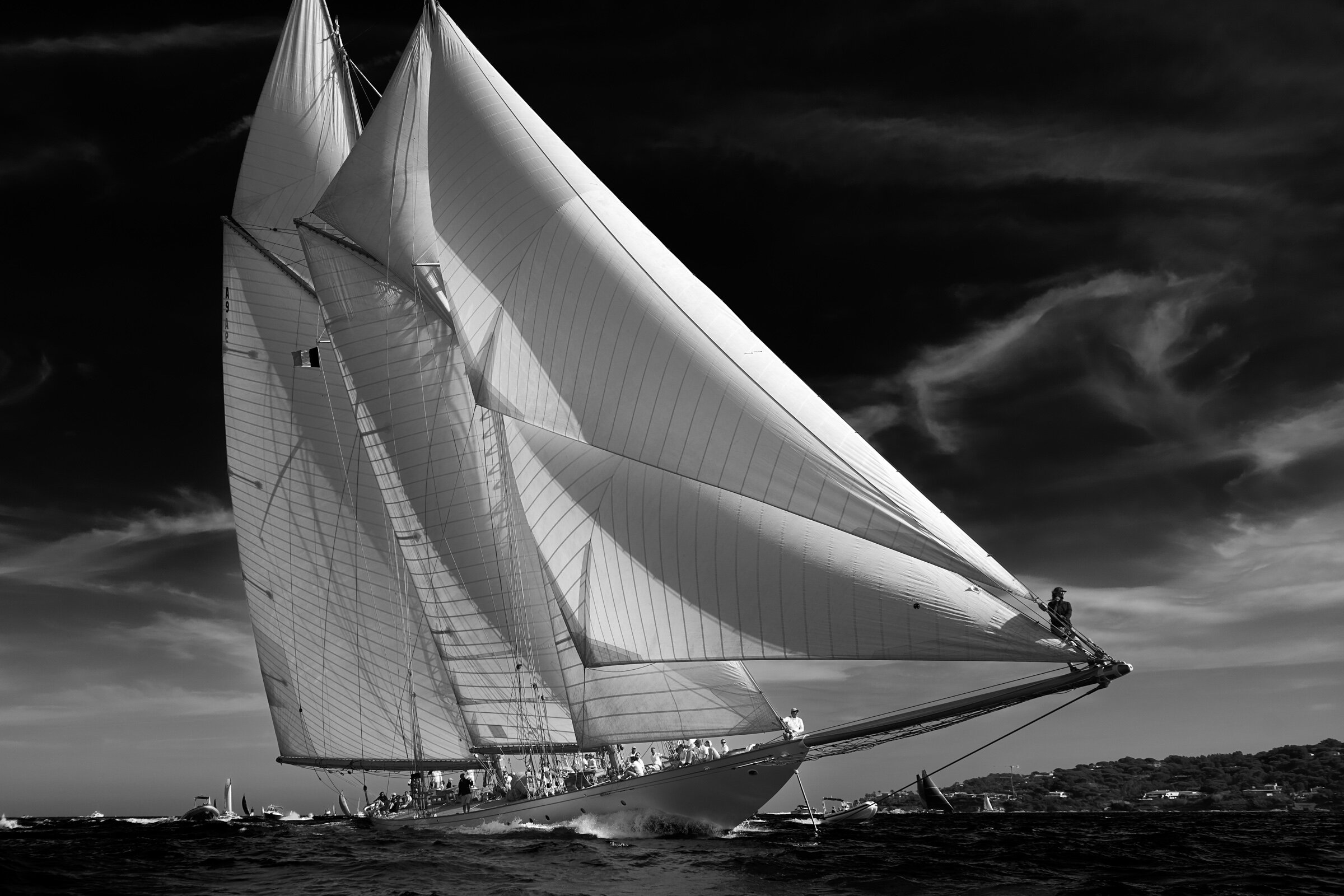 Schöne Segelfotografie Klassische Yacht Elena fotografiert von Jürg Kaufmann