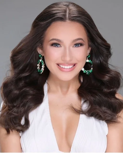 MISS CAMELLIA STATE Contestant # 19- Gracelyn Price