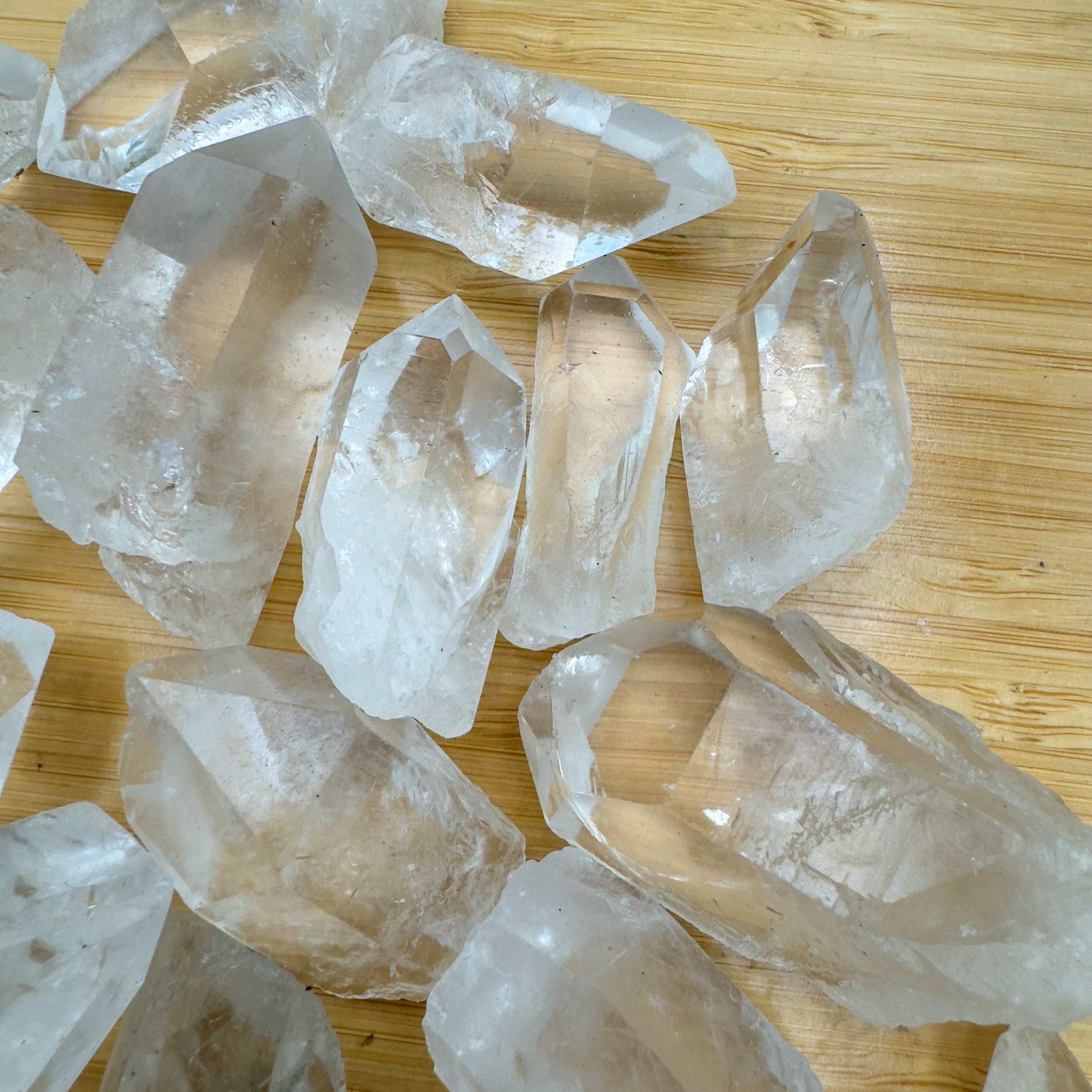 Clear Quartz Crystal Points2339.jpg