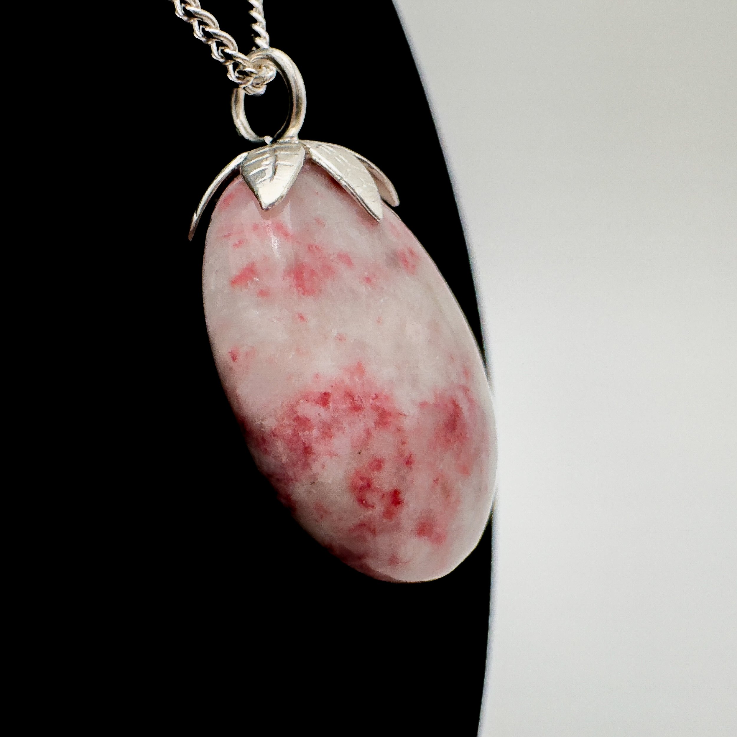 Crystal Pendant with Silver Chain4815.jpg