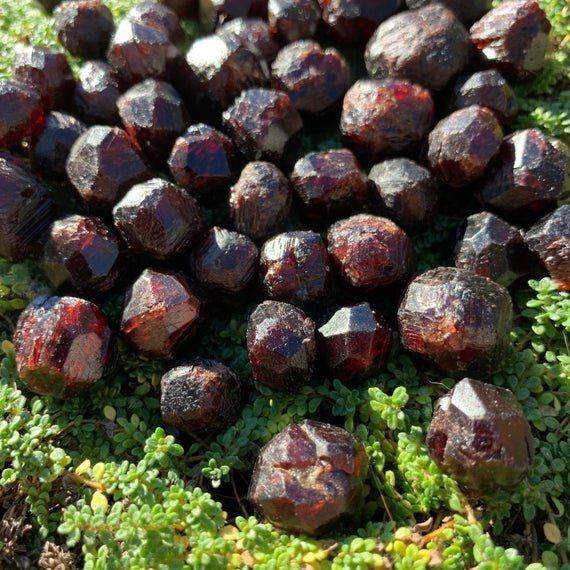 Garnet Raw Crystals (0.25-0.75 Inch - AA Grade - 40-80 Pieces Per Pound) Ethically Sourced from Brazil - Beyond Bohemian