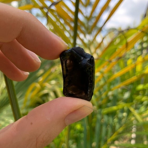 Apache Tear Raw Stones (0.50-1.50 Inch - AA Grade - 48-80 Pieces Per Pound) Ethically Sourced from Arizona - Beyond Bohemian