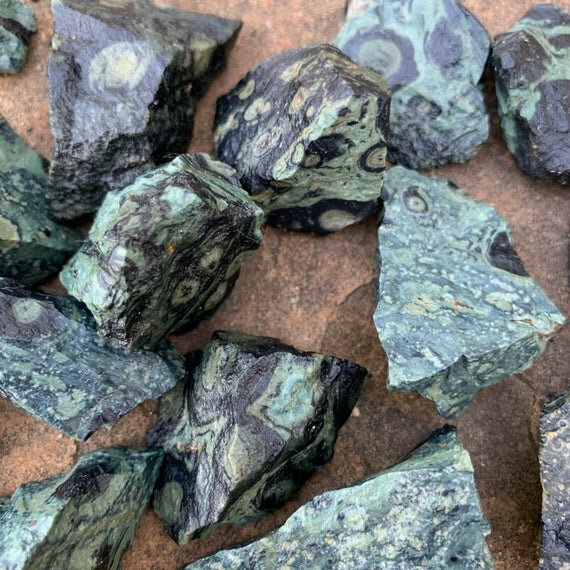 Kambaba Jasper Raw Stones (1-2 Inch - A Grade - 16-24 Pieces Per Pound) Ethically Sourced from Madagascar - Beyond Bohemian