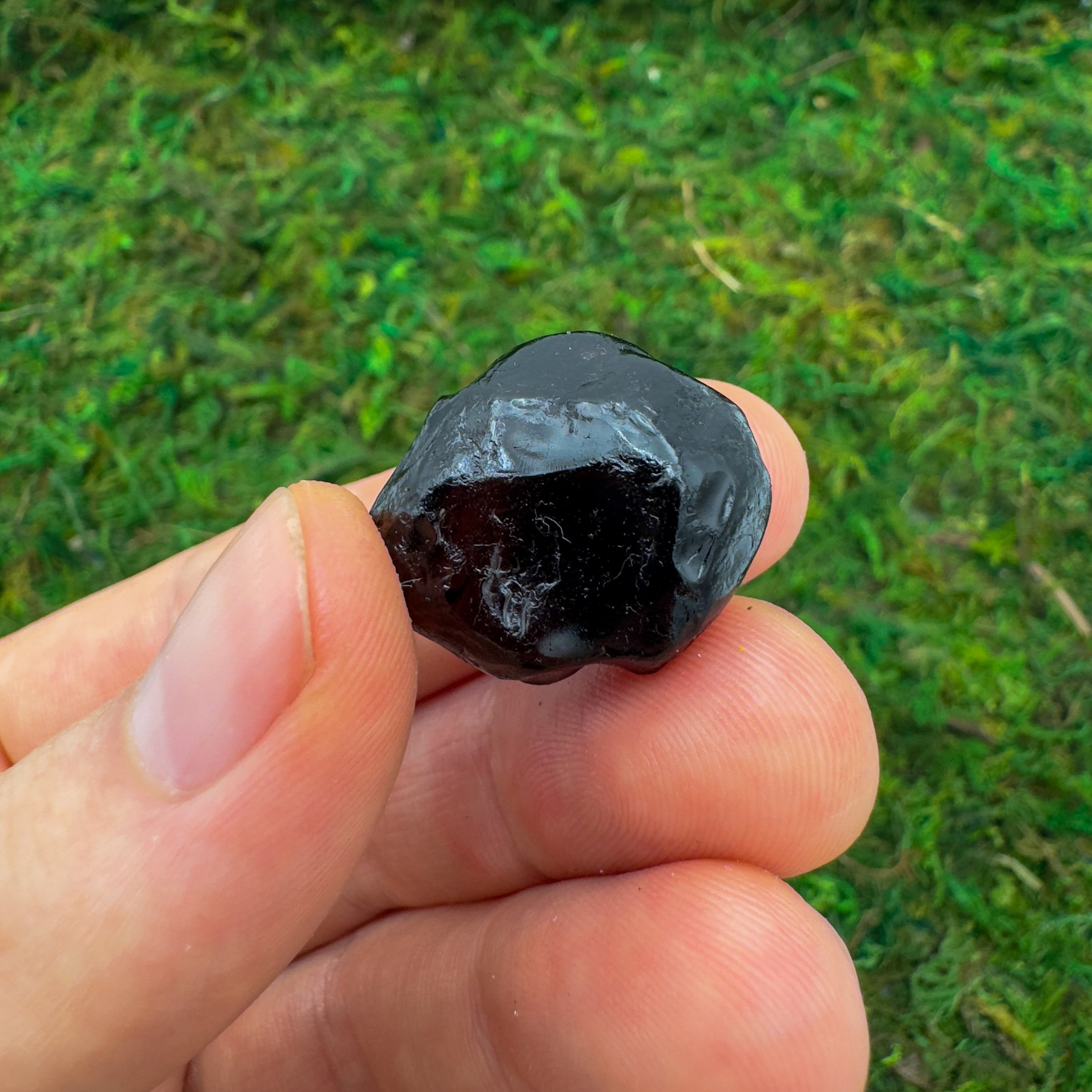 Apache Tear Raw Stones (0.50-1.50 Inch - AA Grade - 48-80 Pieces Per Pound) Ethically Sourced from Arizona - Beyond Bohemian