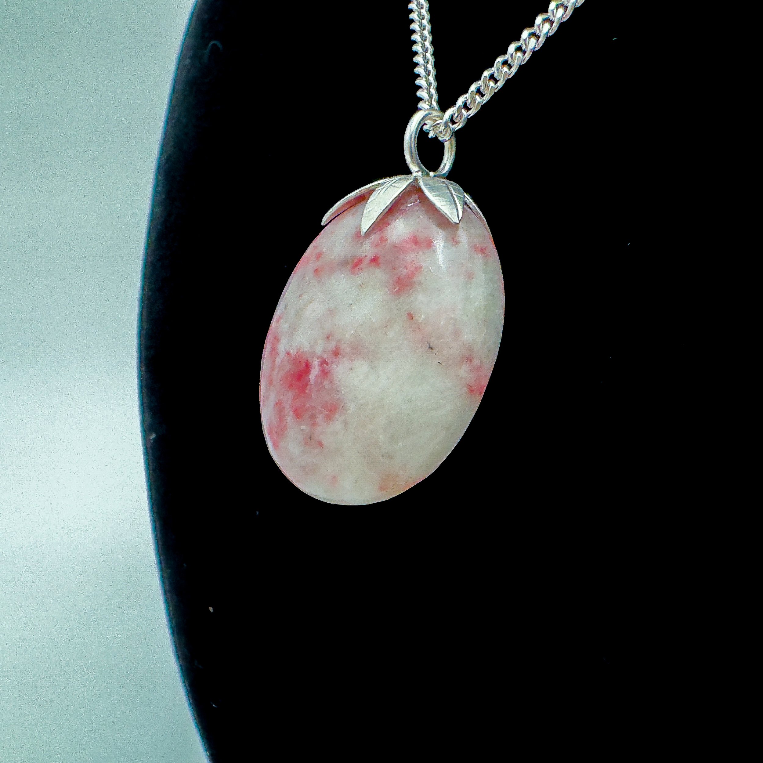 Crystal Pendant with Silver Chain4816.jpg