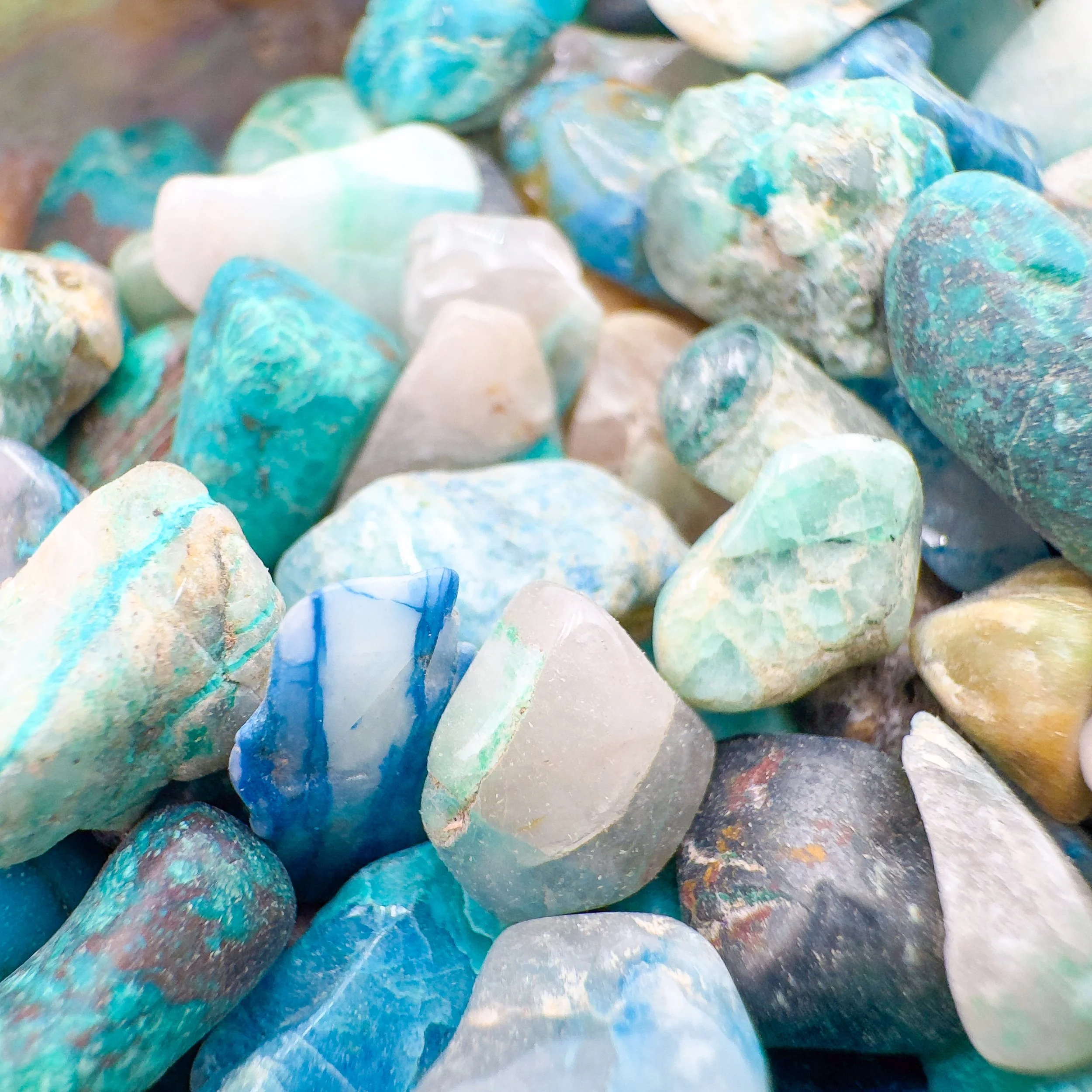 Bulk Tumbled Gemstone Crystal Chips 7627.jpg