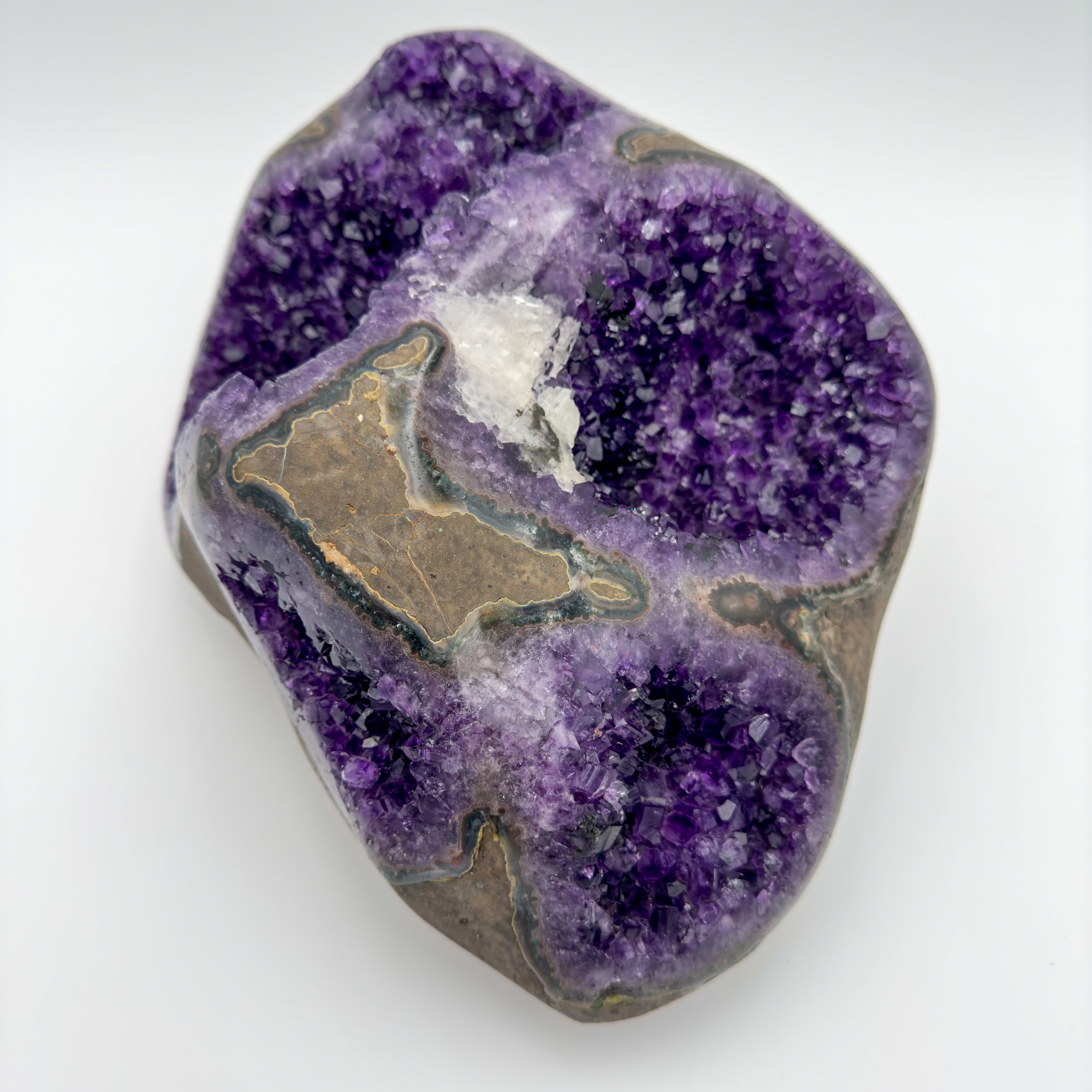 Amethyst Crystal Geode2421.jpg