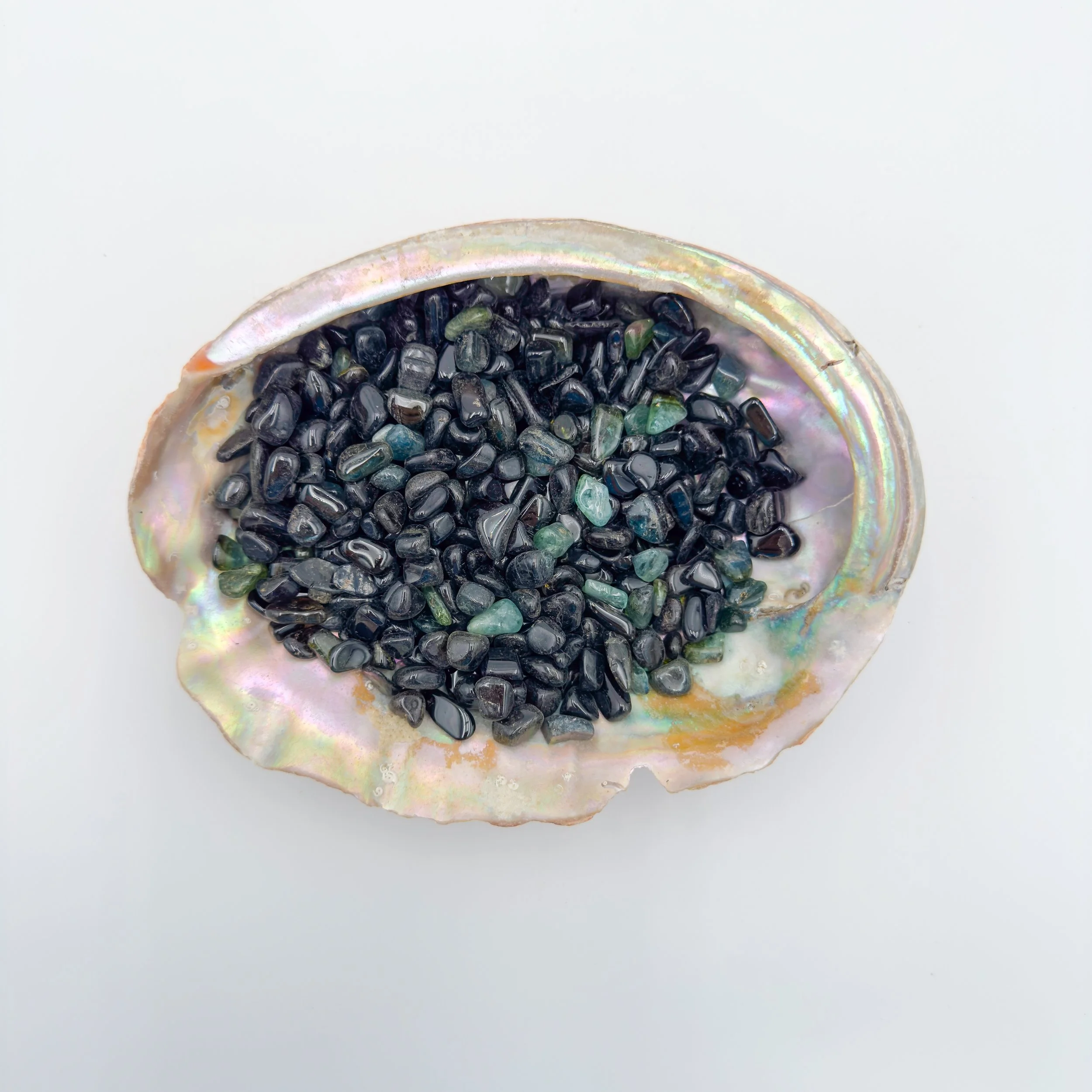 Bulk Green Tourmaline crystal chips – polished tumbled gemstone pebbles for crafts, décor, jewelry making, and healing energy work.