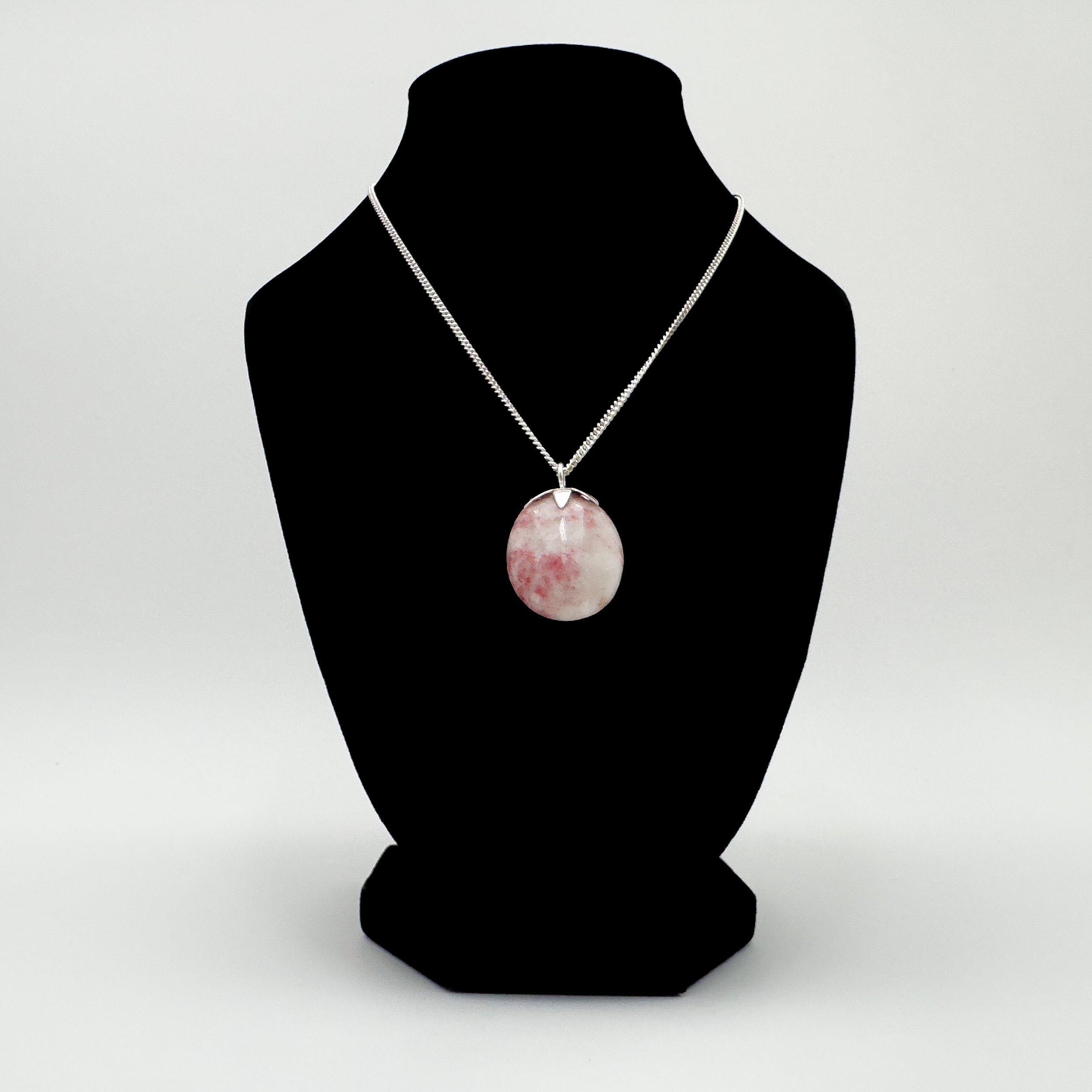 Crystal Pendant with Silver Chain4813.jpg