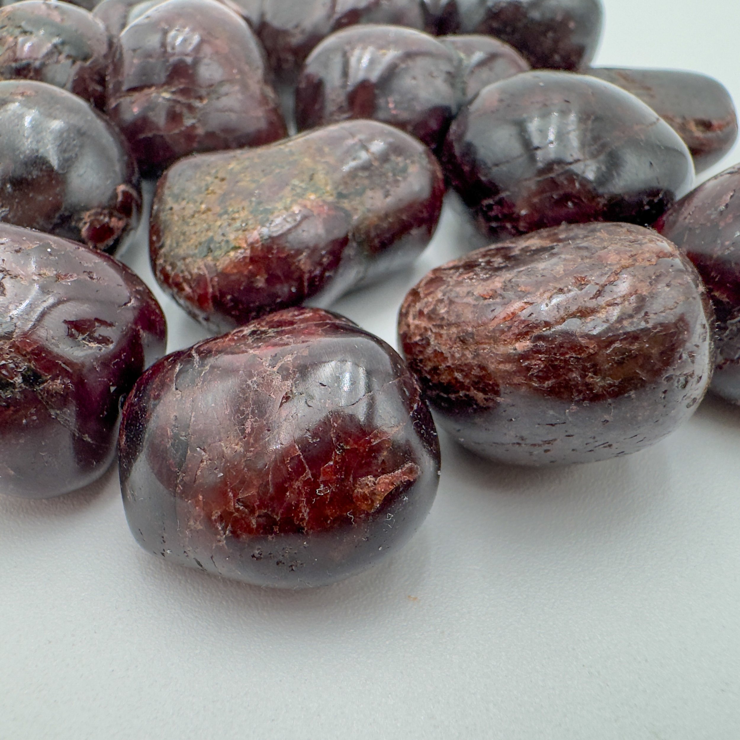 Bulk Tumbled Garnet Crystals5473.jpg