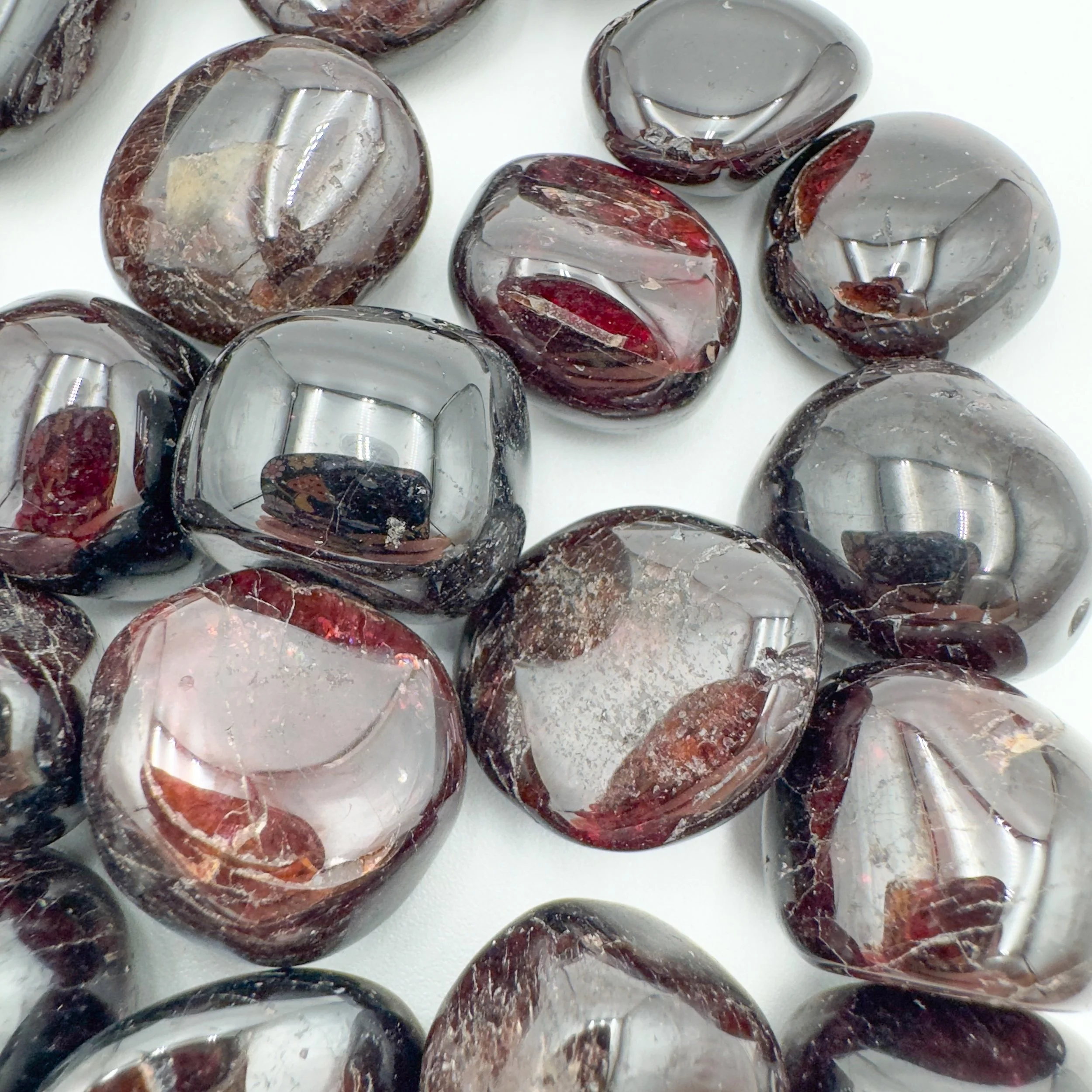 Wholesale Garnet Tumbled Stones 8009.jpg