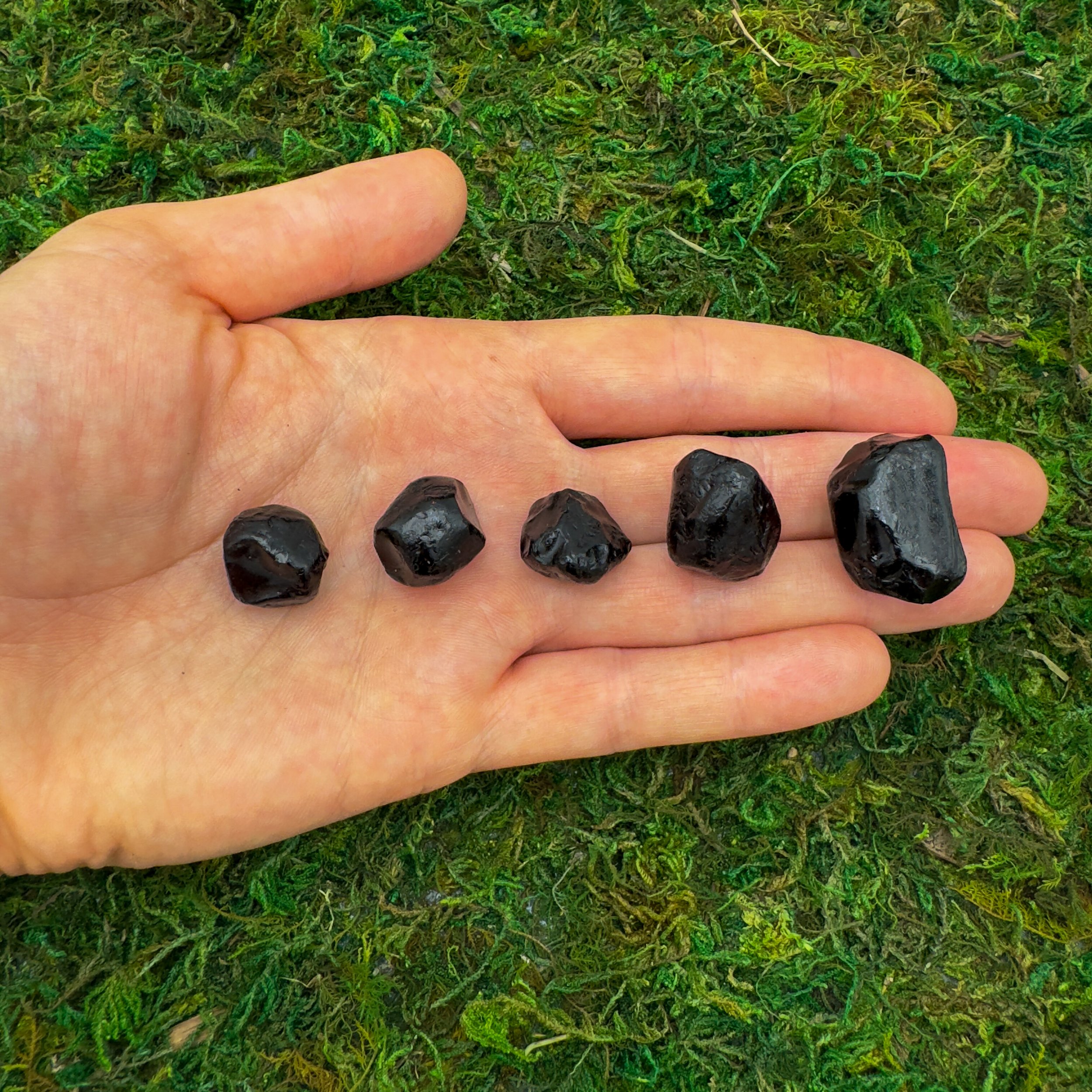 Apache Tear Raw Stones (0.50-1.50 Inch - AA Grade - 48-80 Pieces Per Pound) Ethically Sourced from Arizona - Beyond Bohemian