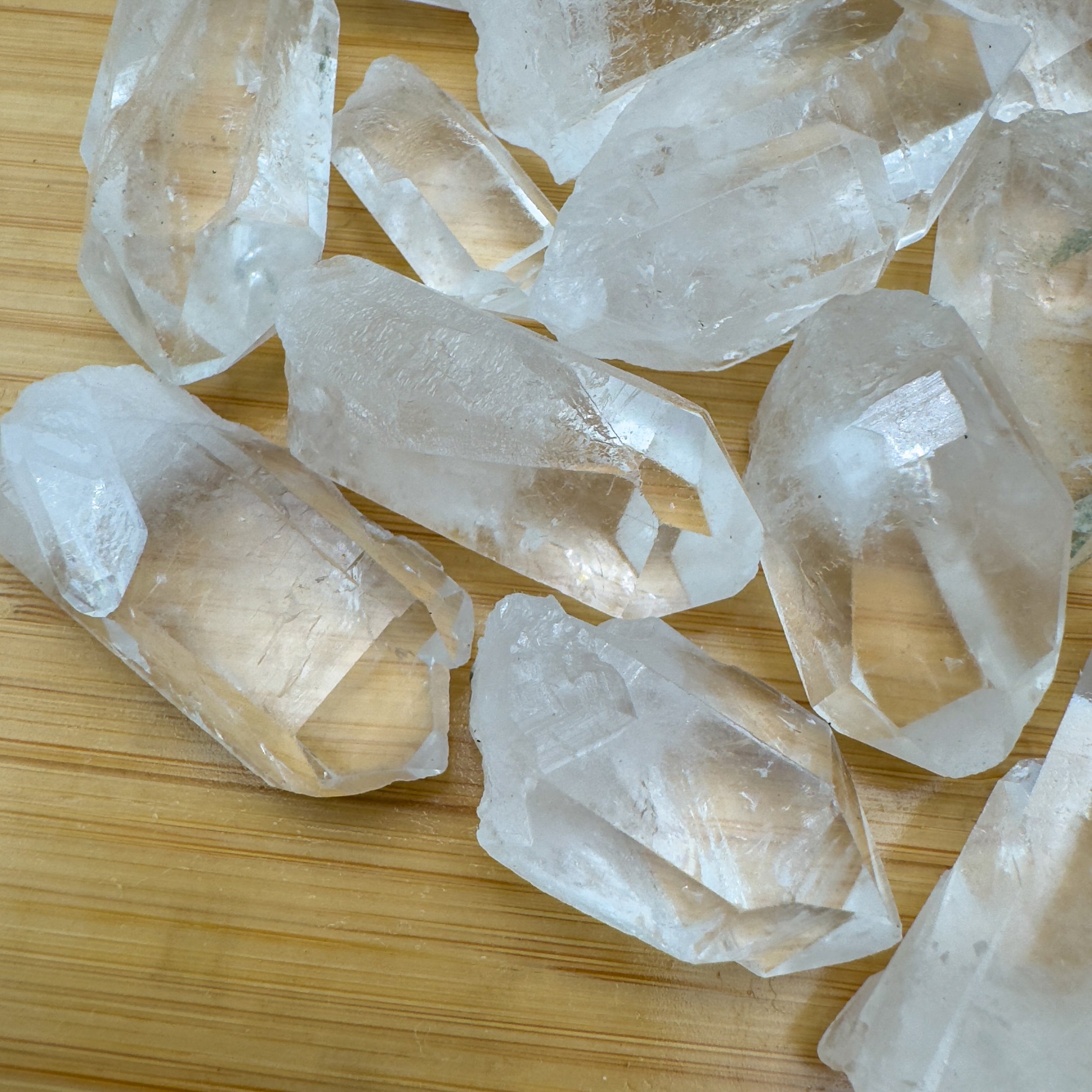 Clear Quartz Crystal Points2337.jpg