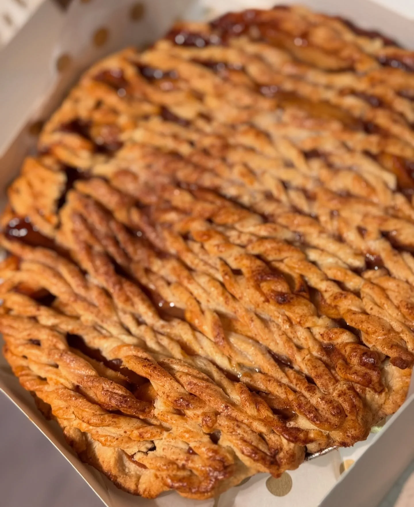 ✨ Nothing says fall like warm apple pie 🍎🥧 From fresh apples to golden crust, our Fall/Winter Catering Dessert Menu is officially LIVE! Whether you’re planning a cozy family gathering, a holiday party, or a corporate event, we’ve got th