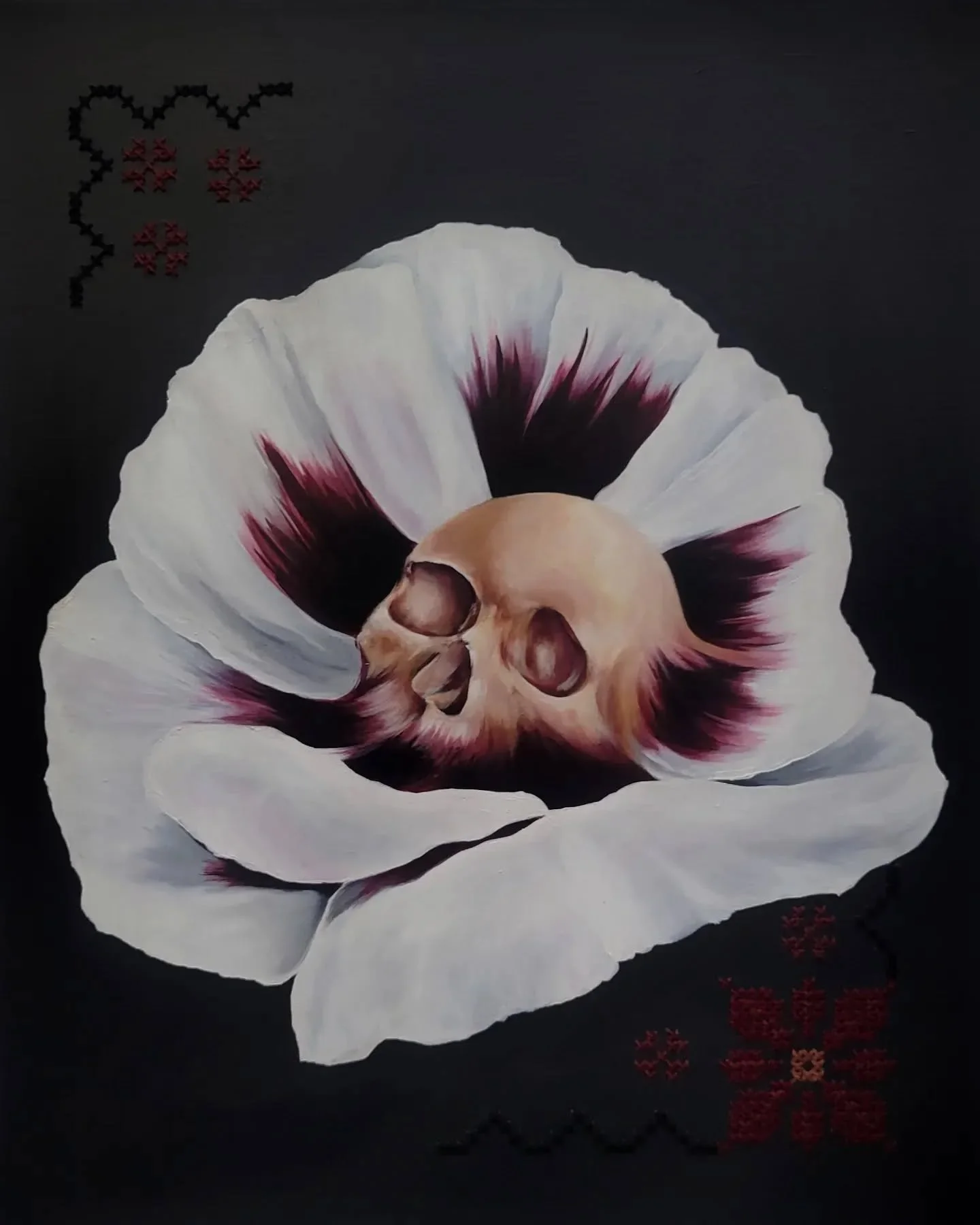 Now it feels like a true homage piece to my Mama O and hopefully she would have liked it.
.
.
.
#painting #acrylicpainting #cross stitch #yarnoncanvas #skullpainting #skullflower #poppyflower #poppypainting #servilletas #artista #art #artistsoninstag