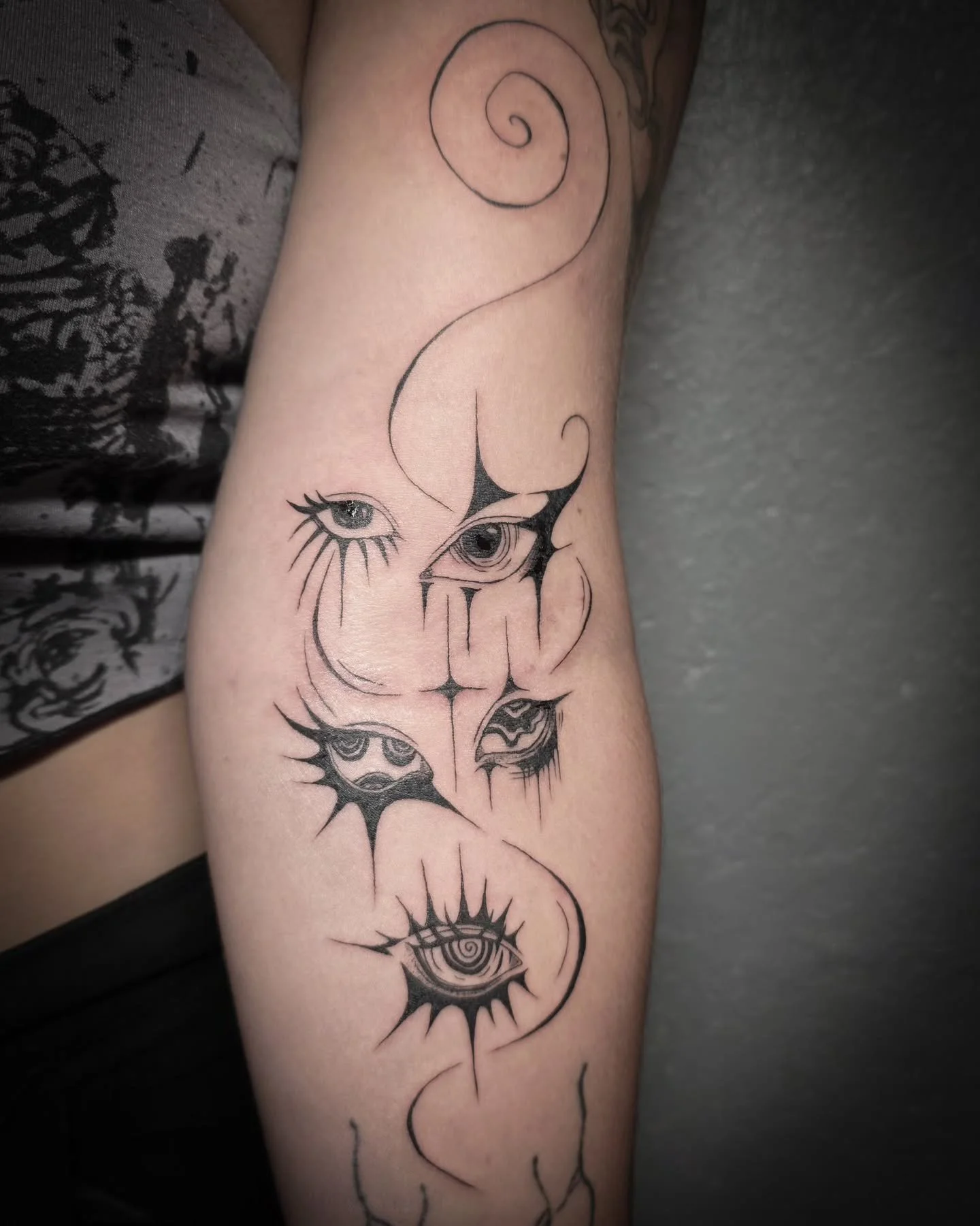 Thank you for coming in @vampiricherrere !
.
.
.
#eyestattoo #tattooart #tattooartists #fresnotattooartist #femaletattooartists ##559tattoos