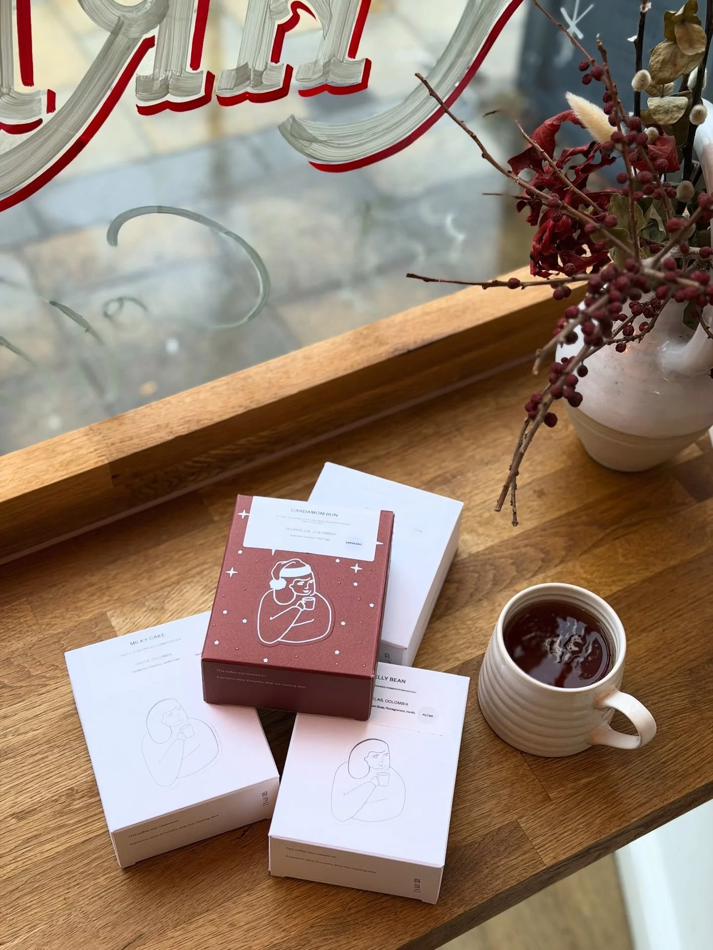 New Guest Roaster &ndash; @dakcoffeeroasters 

We&rsquo;re thrilled to welcome Dak Coffee Roasters to our shelves this December. Based in Amsterdam, Dak source beautiful and distinctive coffees and roast them with care to bring out every nuance in th