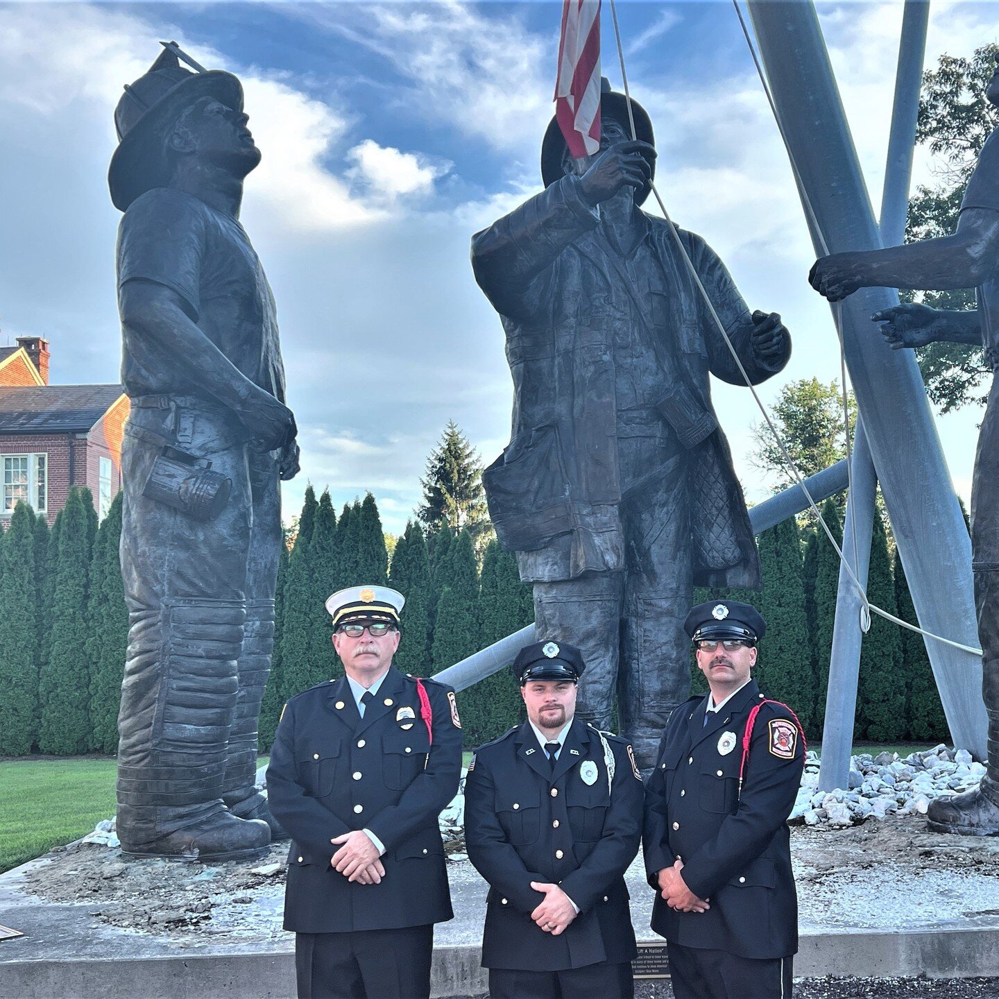 This past weekend, Elfinwild members attended the Pennsylvania State Weekend at the National Fire Academy in Emmitsburg, MD. A memorial service on Saturday evening remembered the line of duty deaths from the previous year. Shown here at the National 