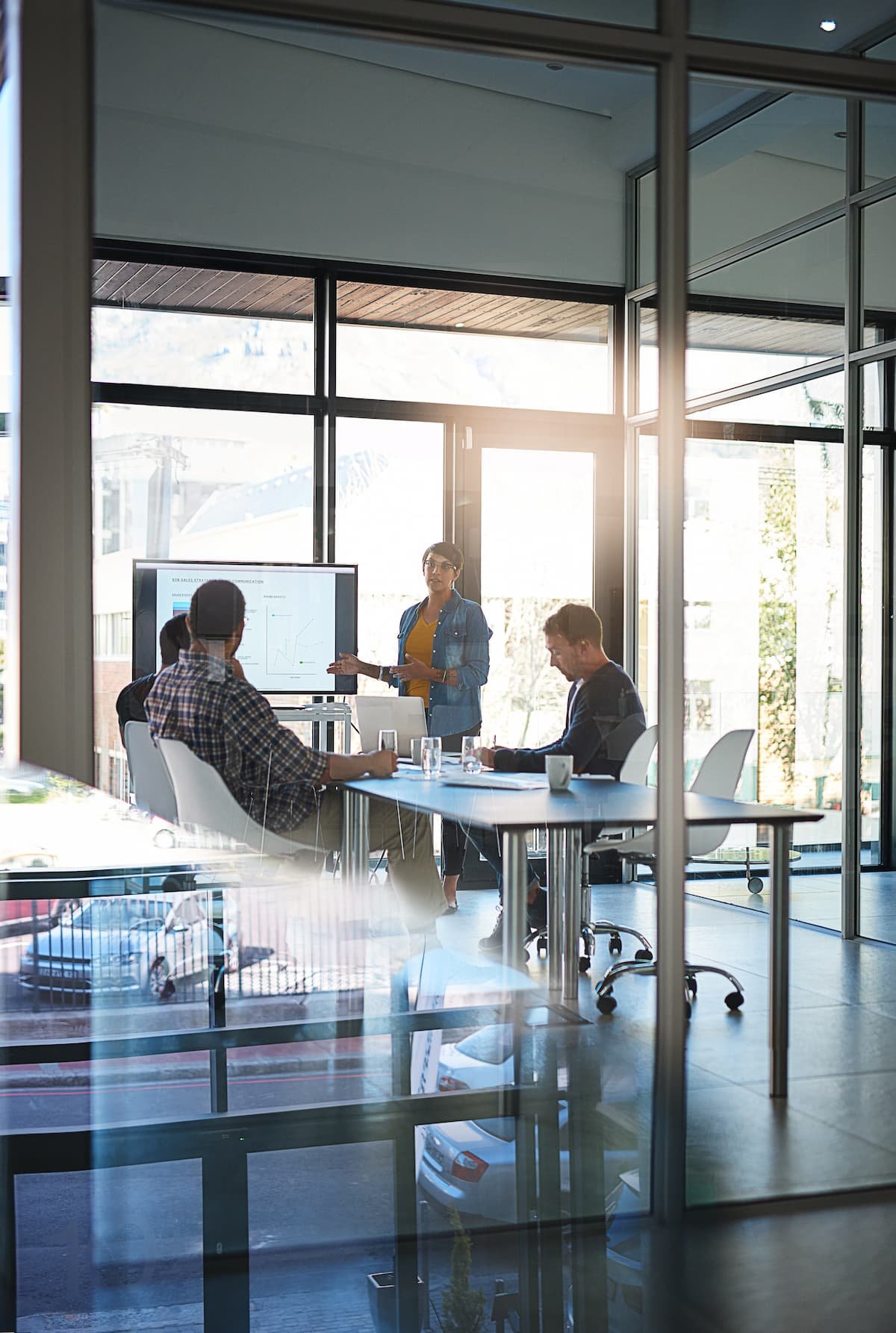 b2b email marketing meeting