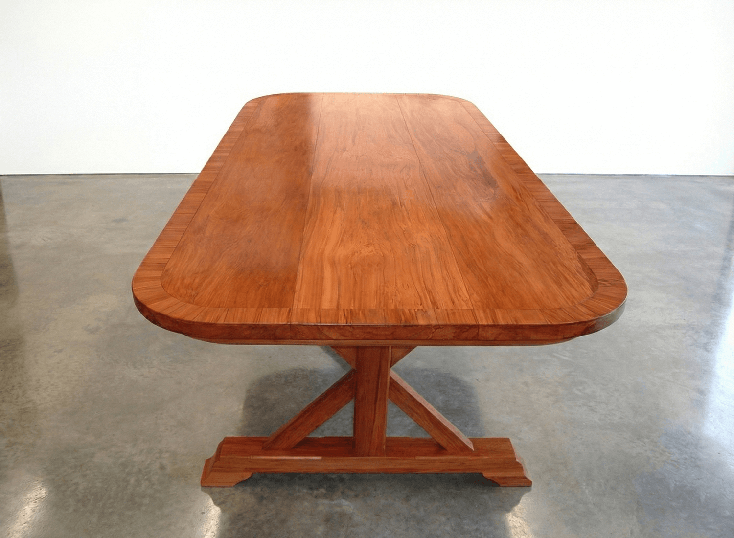 d-end-rimu-bespoke-dining-table.png