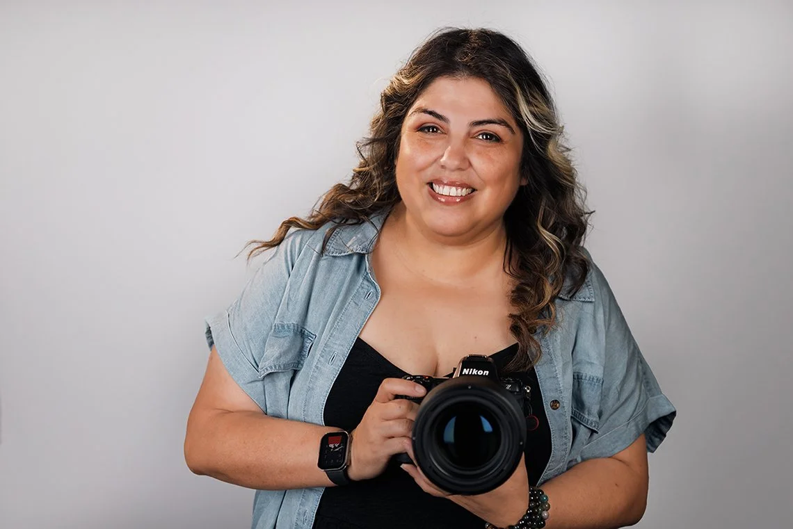Headshot image of photographer Jussara Sandoval photography in Arizona