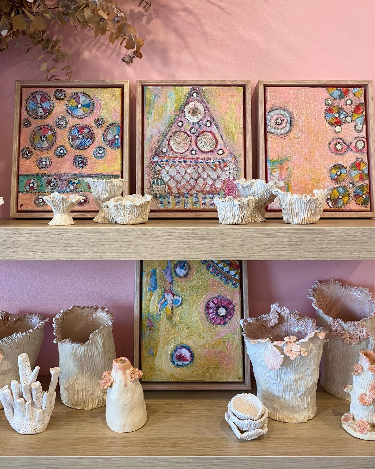 Stunning original artworks have have just arrived in store! All pieces by Melissa Langford, ceramics also.
Original Artworks, mixed media on canvas, framed in Tasmanian Oak 20 x 25cm $189 each. Dm for more 💖
.
.
.
#albertandvictoriastore #albertpark