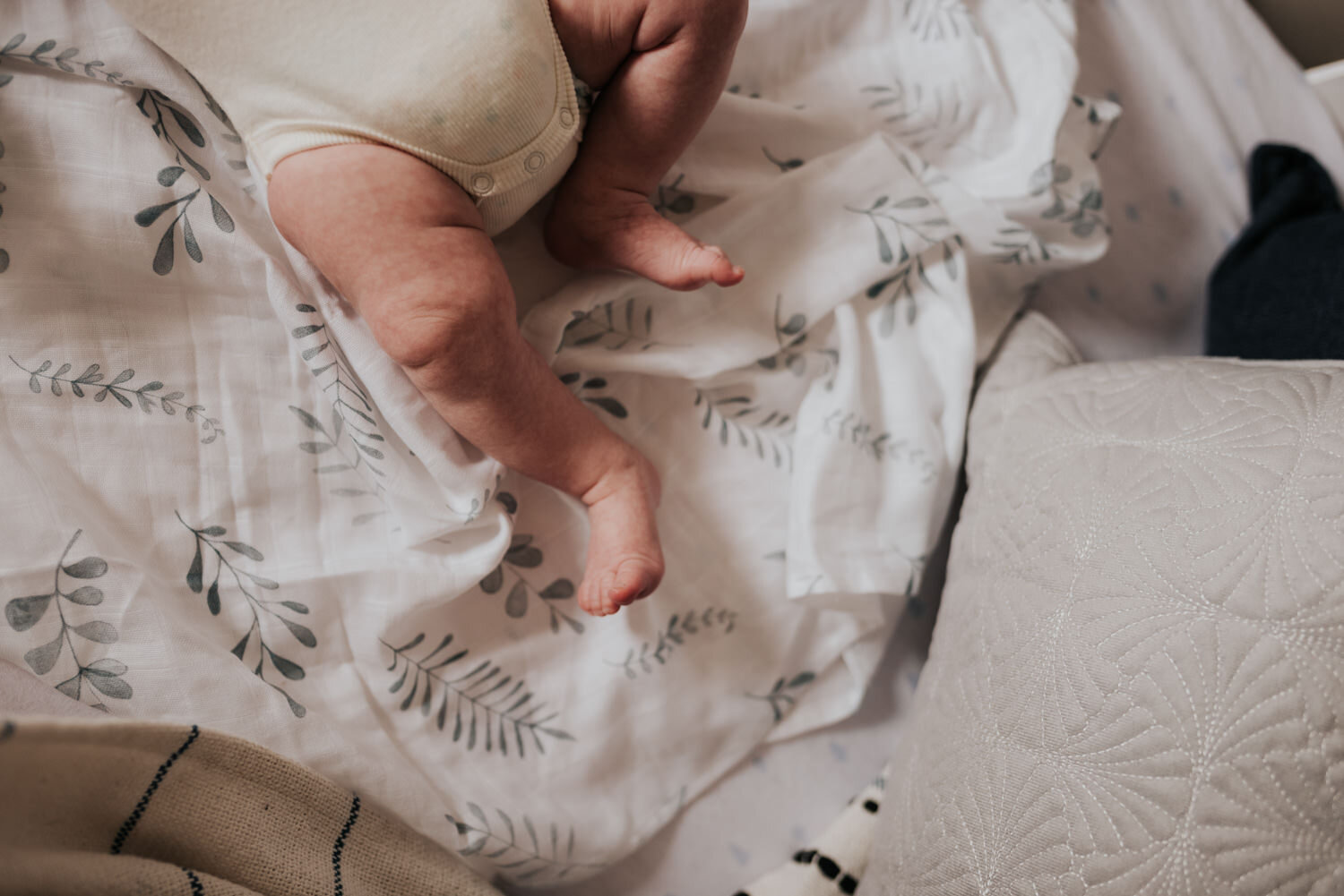 maternity-in-home-newborn-photography-22.jpg