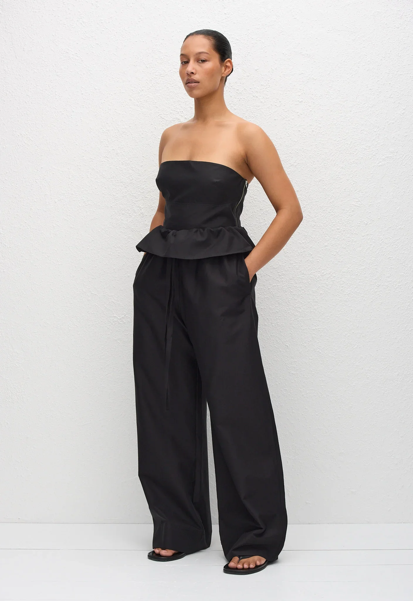 STBBL_BLACK_STRAPLESSBODICE_GWATR_BLACK_GATHEREDWAISTTROUSER_MODELDay01_Jasmine9231_4ec71249-bb83-4357-9626-ff0a4c84f7e1_1440x.webp