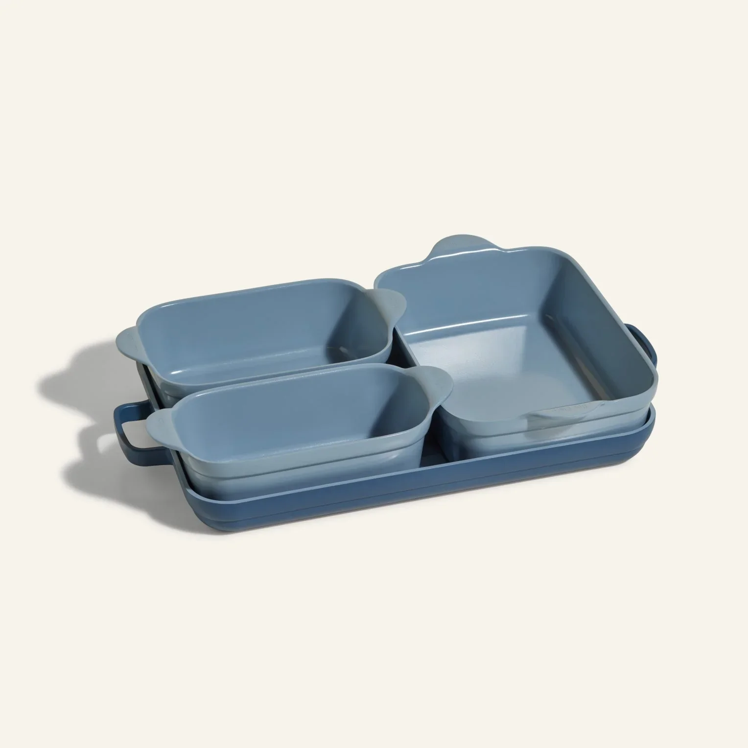our-place-product-thumbnail-bakeware-set-nonstick-nontoxic-aluminum-blue-salt.webp