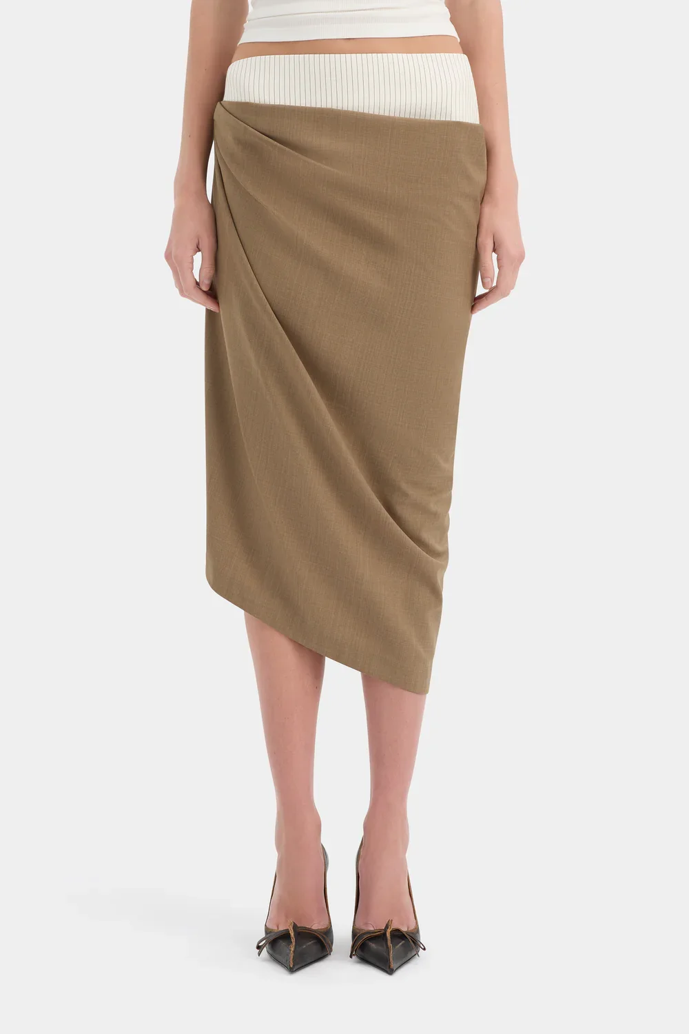 S135-SIR126-3016_Bastille_Layered_Midi_Skirt_Cinnamon-26040-SirTheLabel-D1-0944.webp