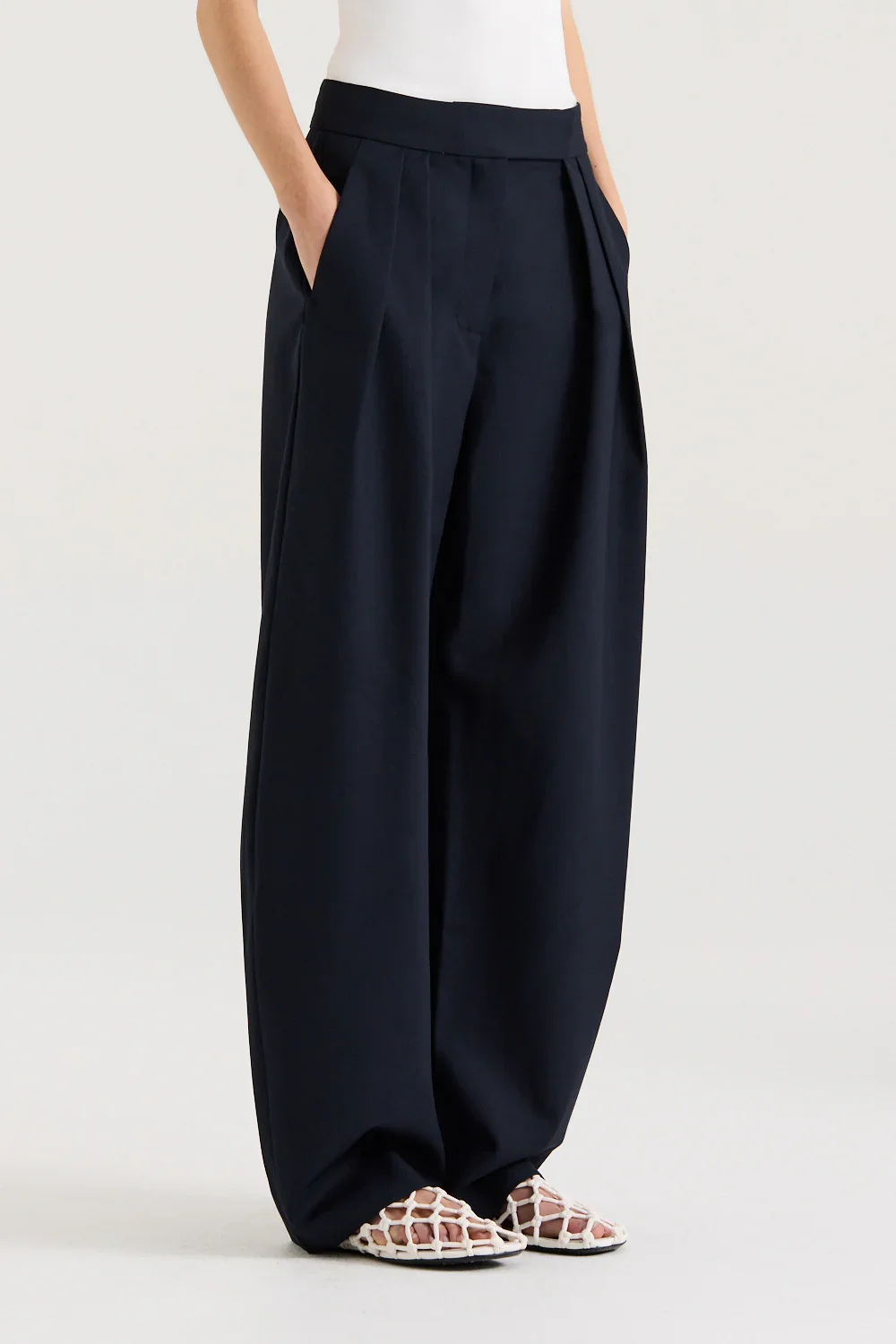 SHARI-BOW-LEG-TAILORED-PANT_8_1440x.webp