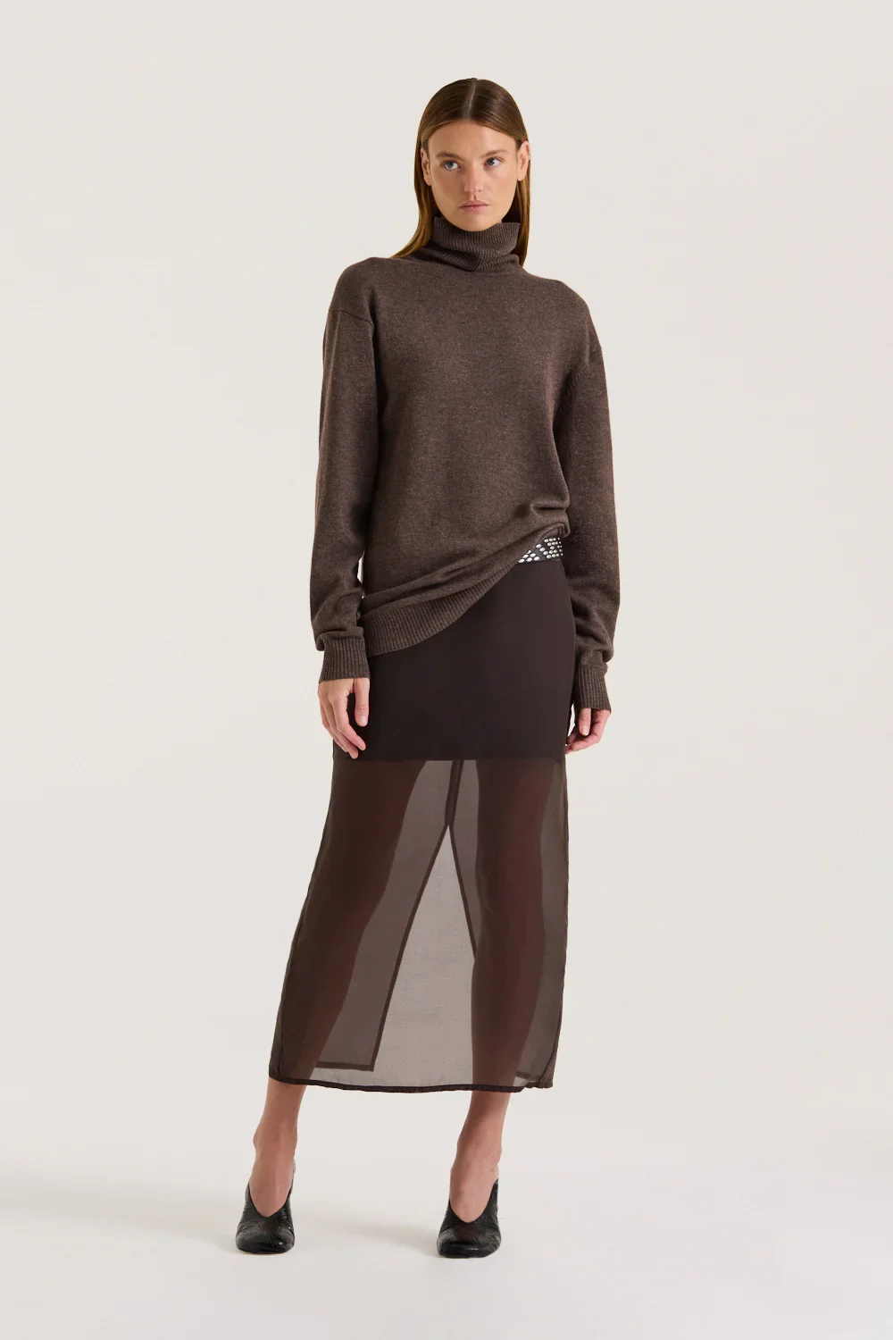 HE-1324-OLESSA-SKIRT-TRUFFLE-6_1440x.webp