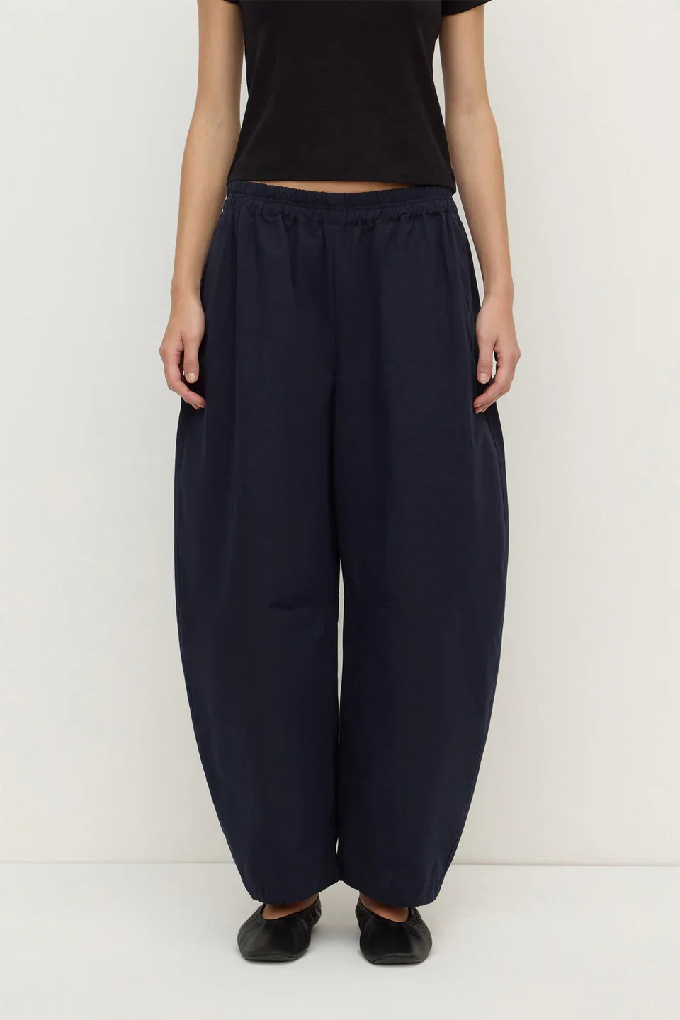 Lola_Barrel_Pant_Navy_1008_960x.webp