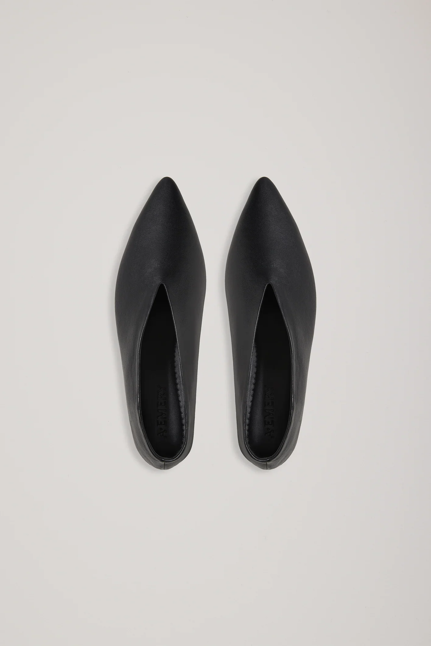 S36-Lima_Flat_Black-25339-A.Emery-0618.webp