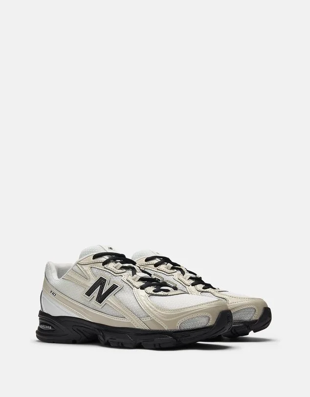 http___static.theiconic.com.au_p_new-balance-9547-4020582-3.jpg