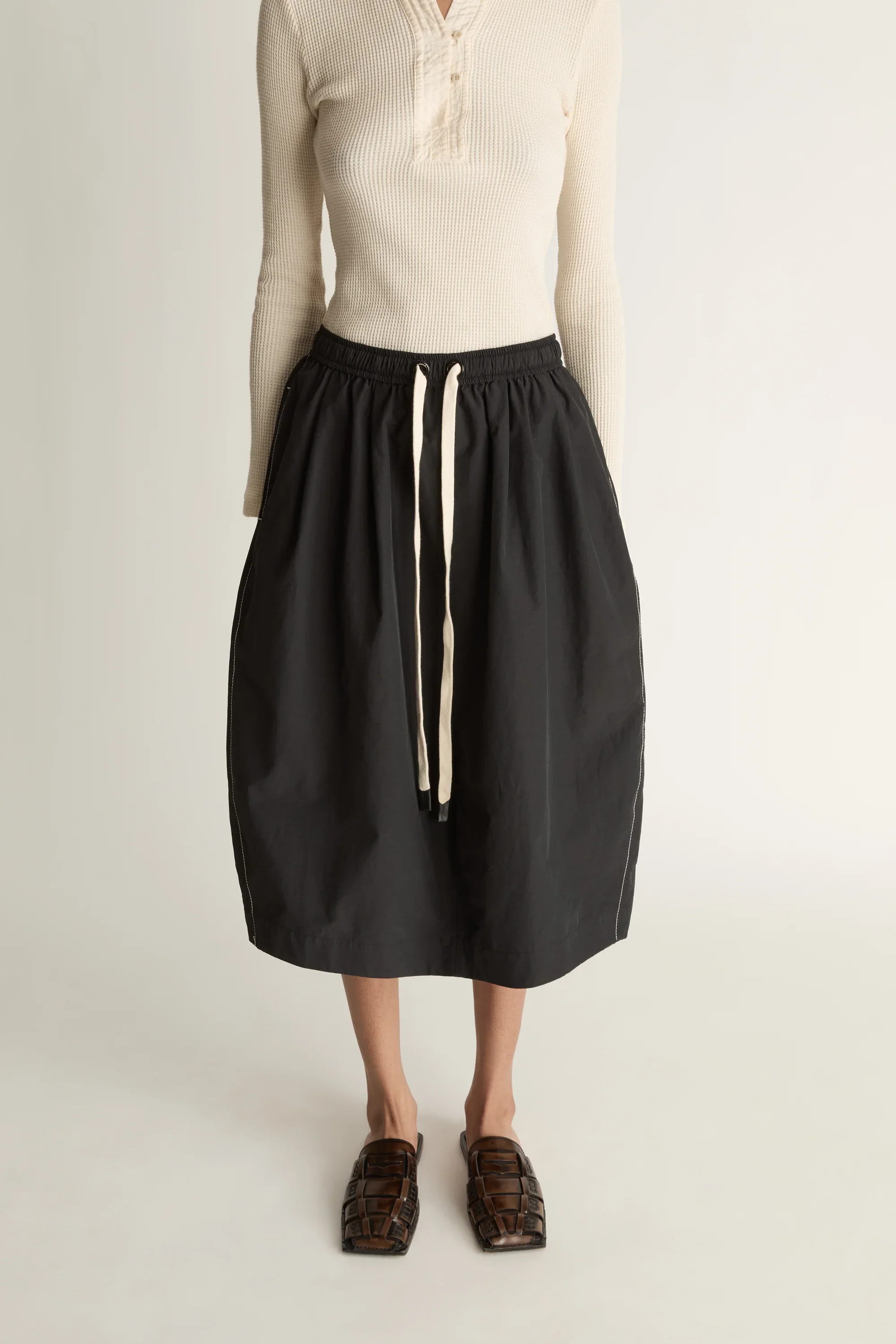 CallumSkirt_Black_0660.webp