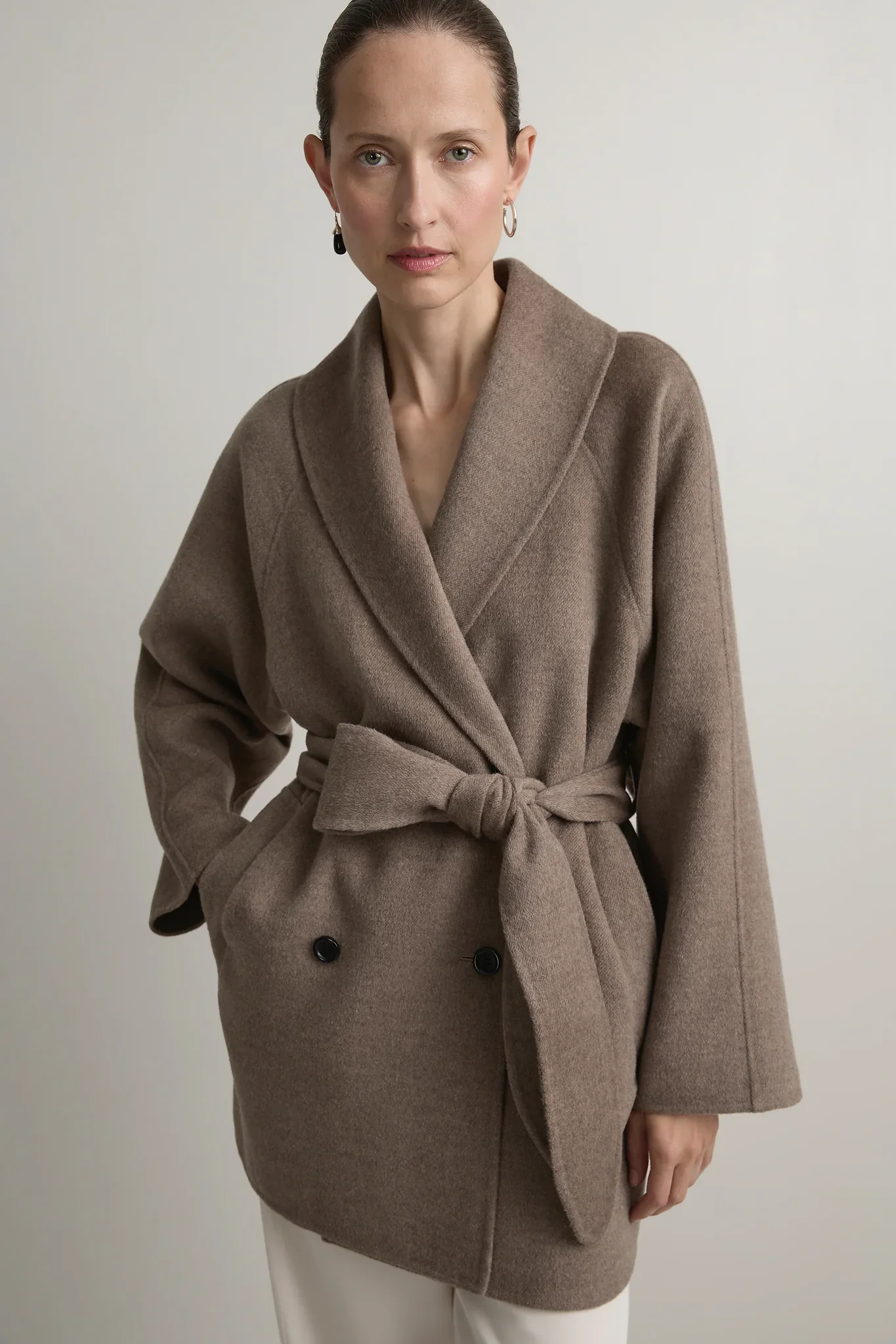 S39-Crosby_Jacket_Cafe-26307-A.Emery-D2-0859.webp