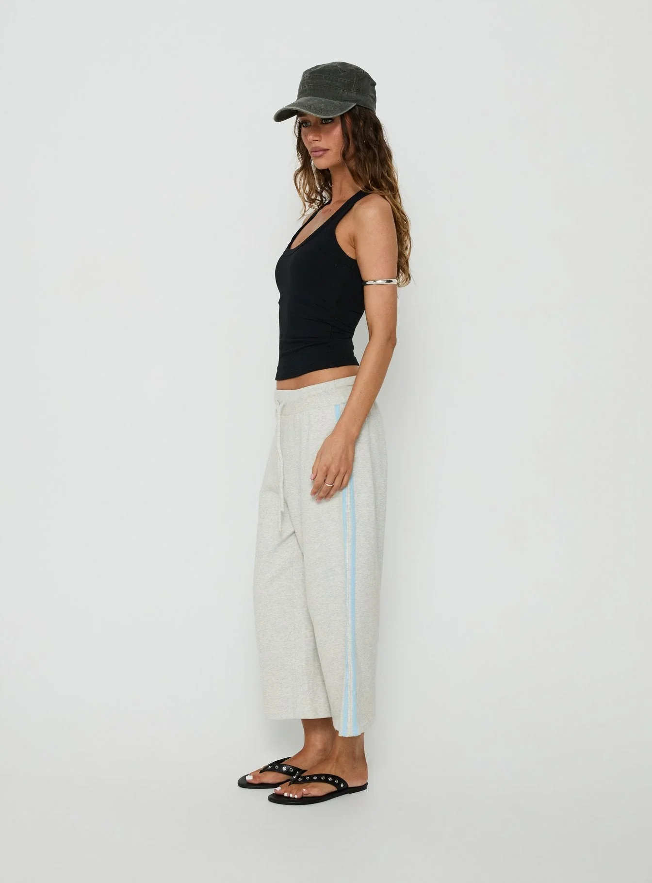 3-modelinfo-kali-us2_278bc7e7-0da9-49d7-aeae-96c330888184.webp