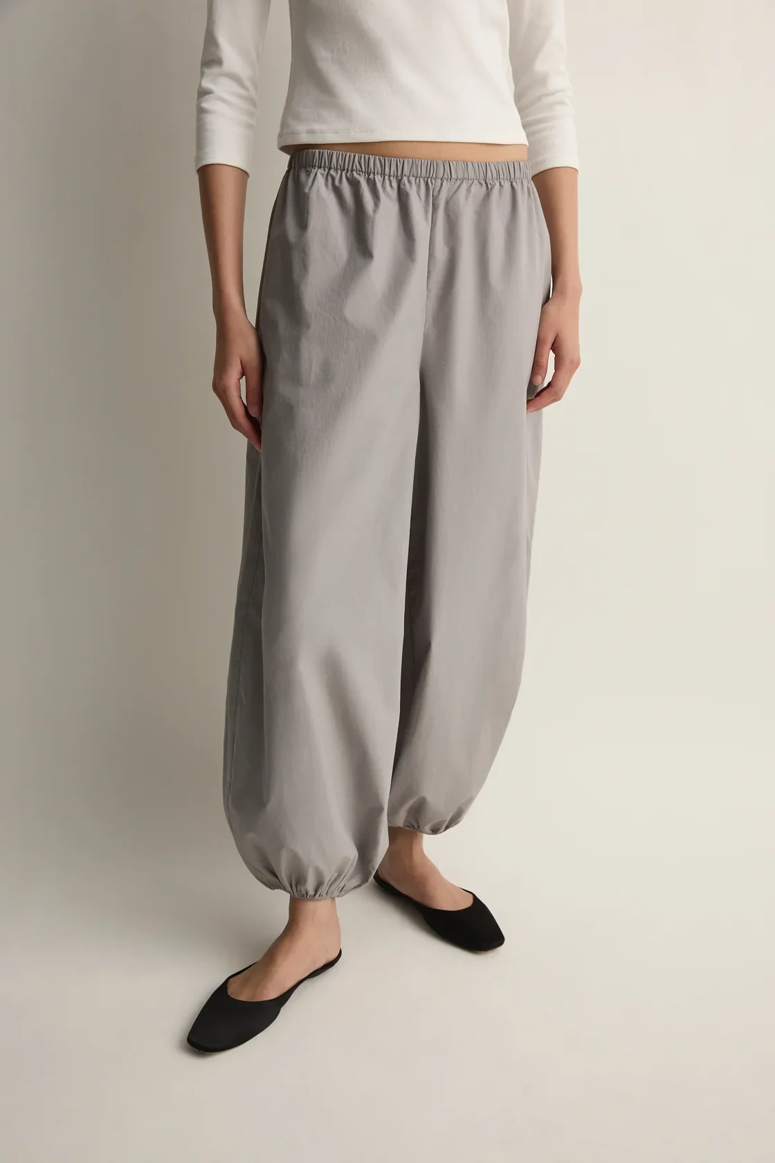 S45-PS2294-GRY_BEAUPANT_GREY-26457-Posse-0417_1120x.webp
