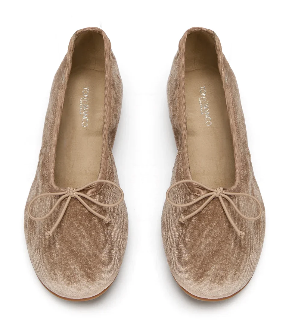 Chelsea-stone-lumia-velvet-casual-shoes_1288_2_960x_crop_center.webp