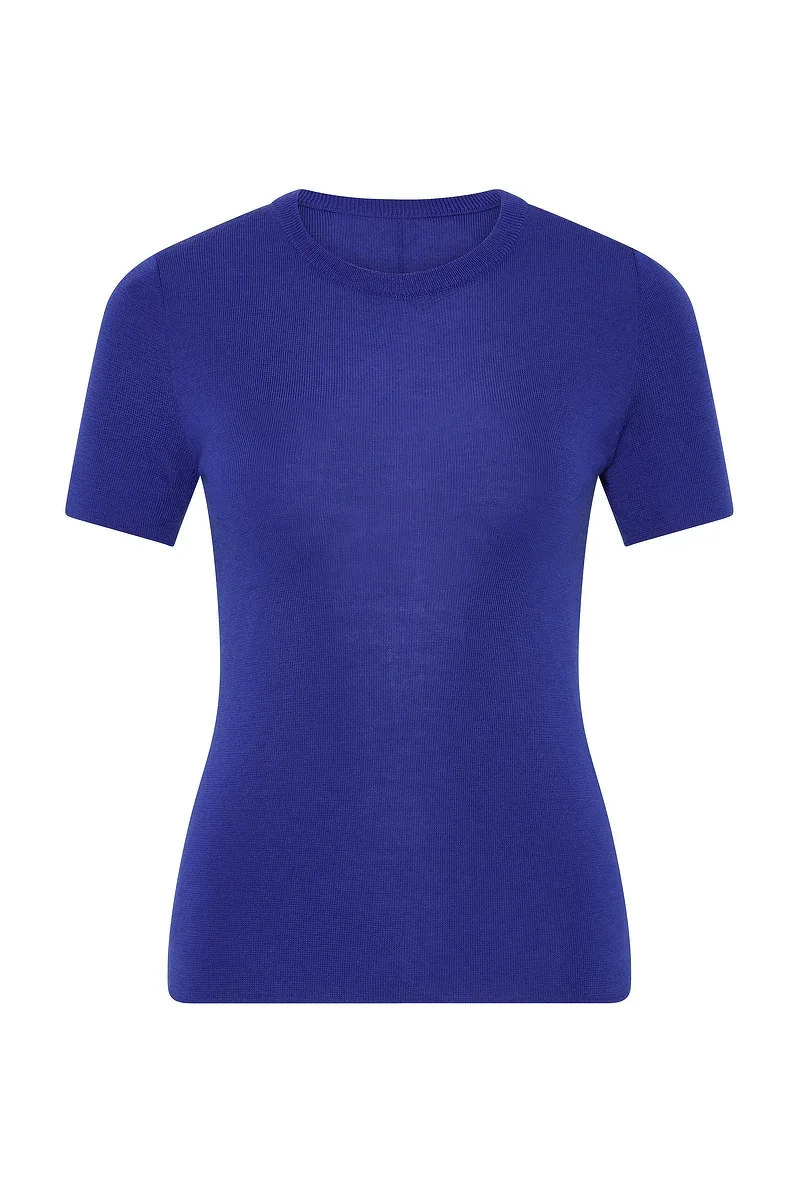 S03-HE-973-CARR-T-SHIRT-SAPPHIRE-26451-Henne-0014_1440x.webp