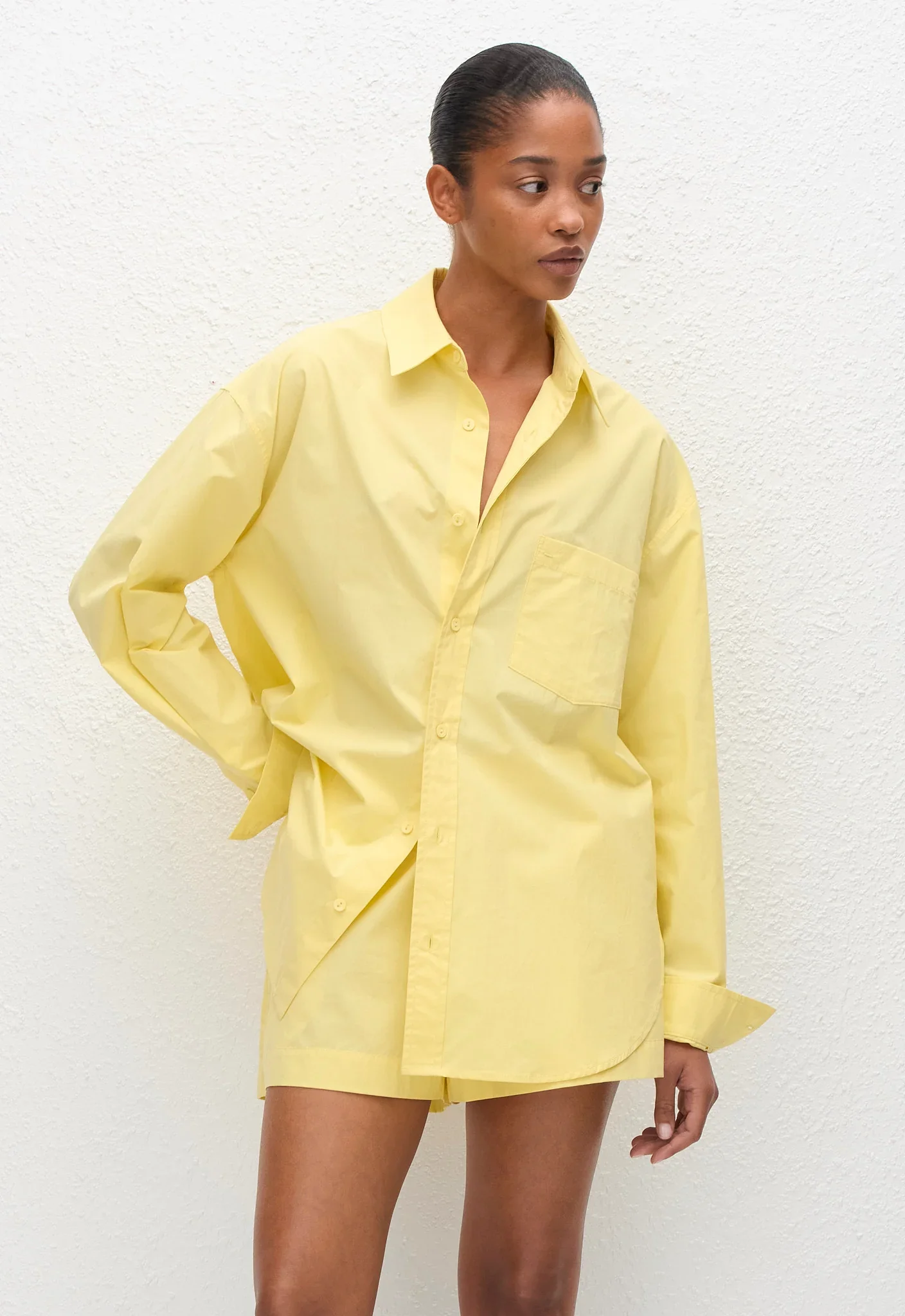 RLXSH_LIMONCELLO_RELAXEDSHIRT_RLXST_LIMONCELLO_RELAXEDSHORT_MODELDay03_Marianne15053_1440x.webp