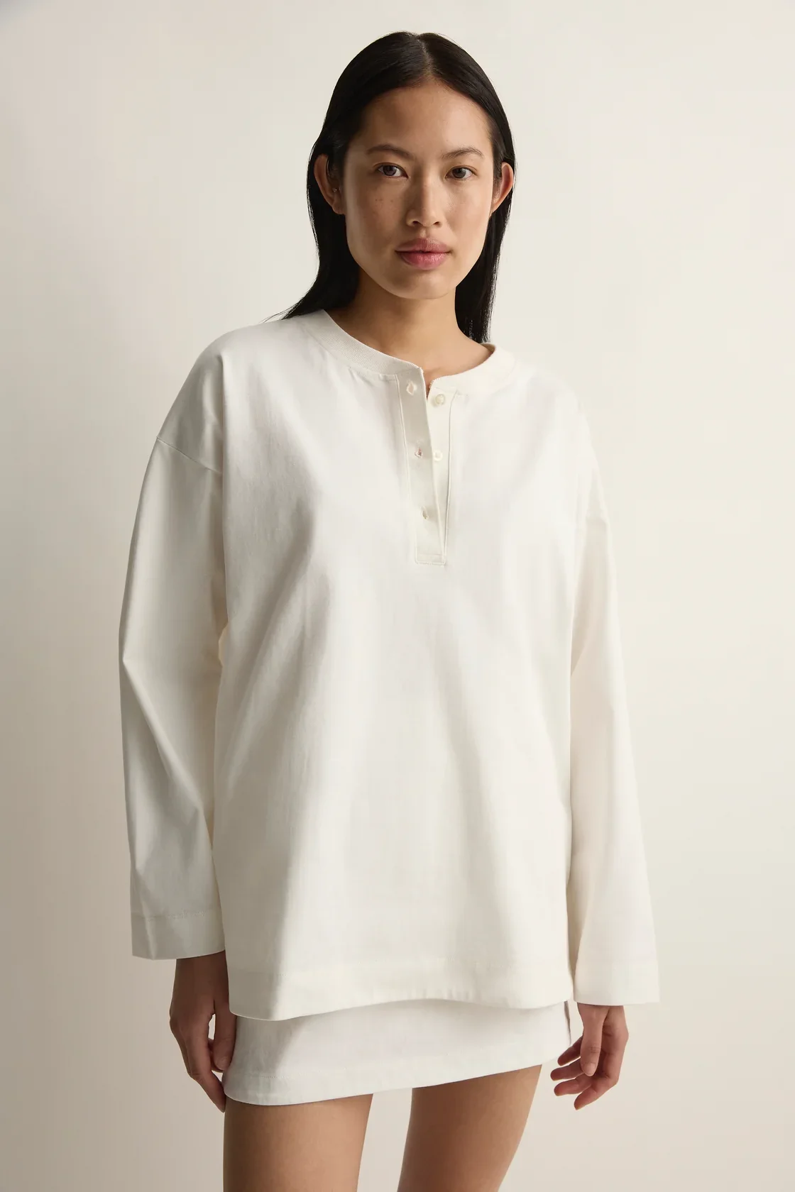 S41-PS2445-VWHT_MAEVELONGSLEEVETOP_VINTAGEWHITE-26457-Posse-0976_1120x.webp