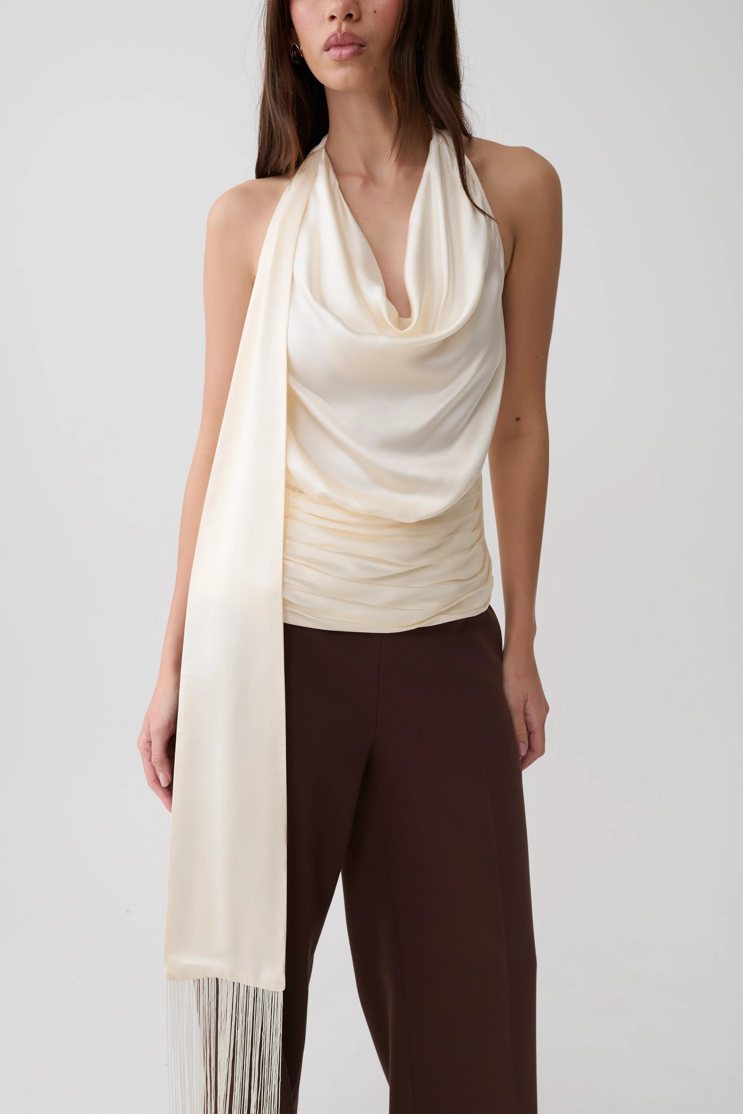 tp12784wd1-ivy_keenasatintopwithfringescarf-ivory_0009.webp
