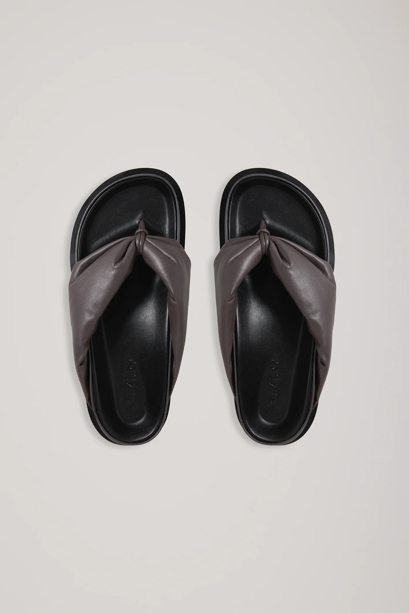 S19-Jervis_Sandal_Shiitake-26251-A.Emery-A-0100.webp