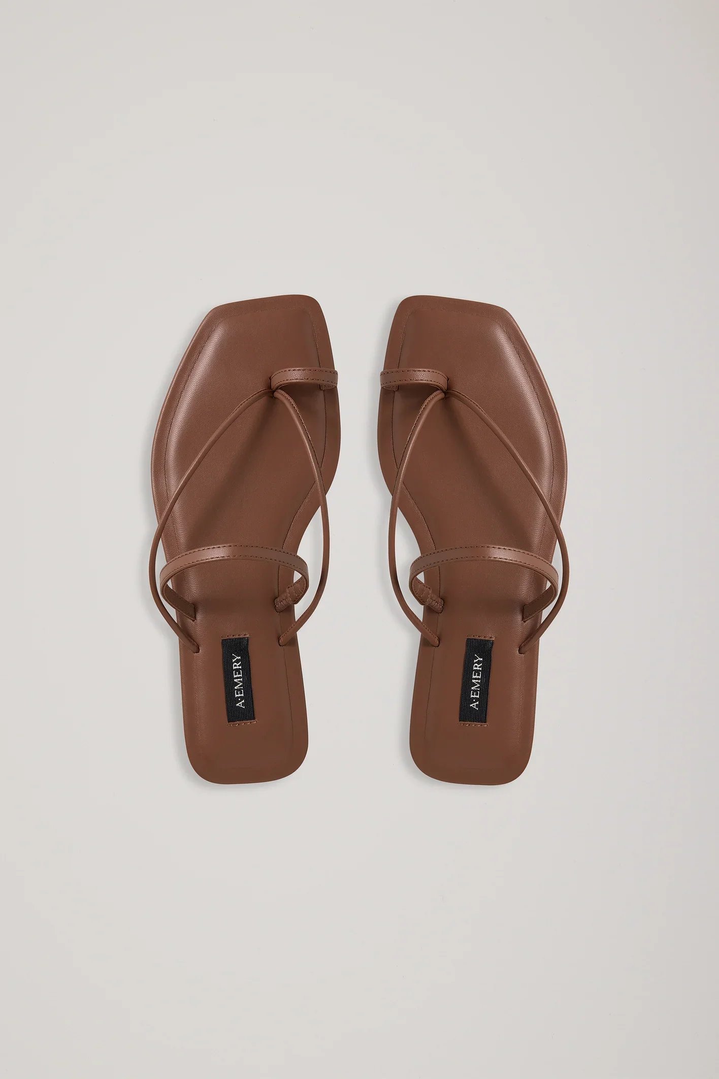 S31-Sawyer_Sandal_Cognac-26251-A.Emery-A-0374.webp