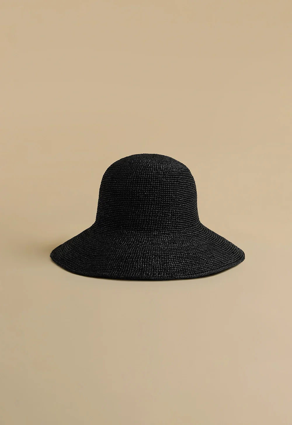 IzzyBlack-Image1.webp