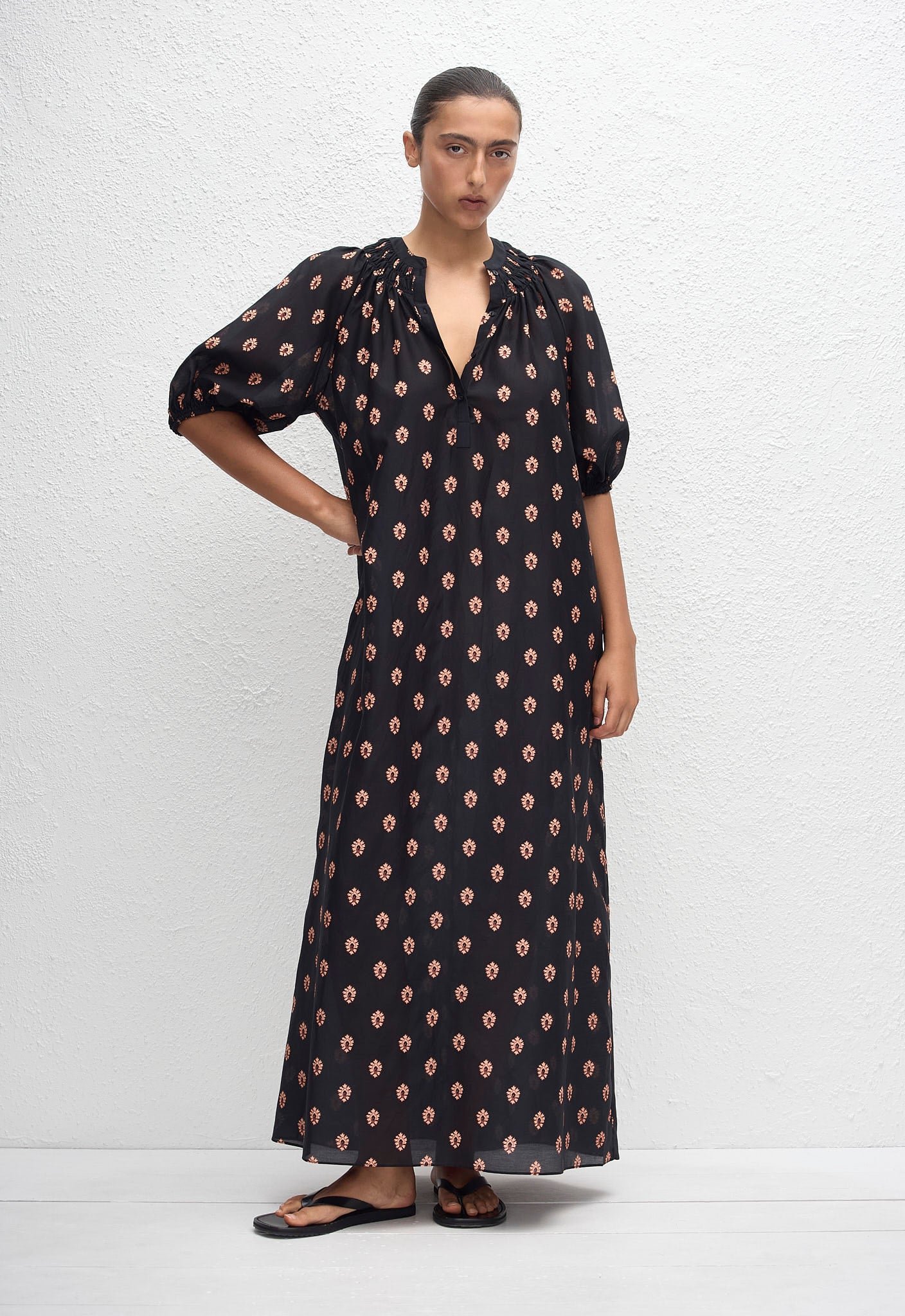 GYPDR_VIDA_GATHEREDYOKEPOPOVERDRESS_Mia1981_1440x.jpg